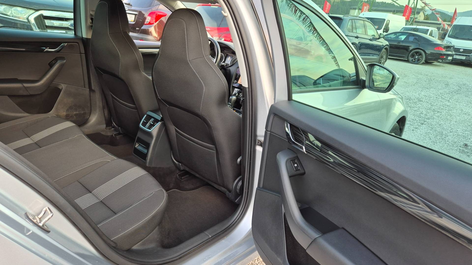Škoda Octavia Combi 2.0 TDI Style DSG EU6 – Obrázok 30