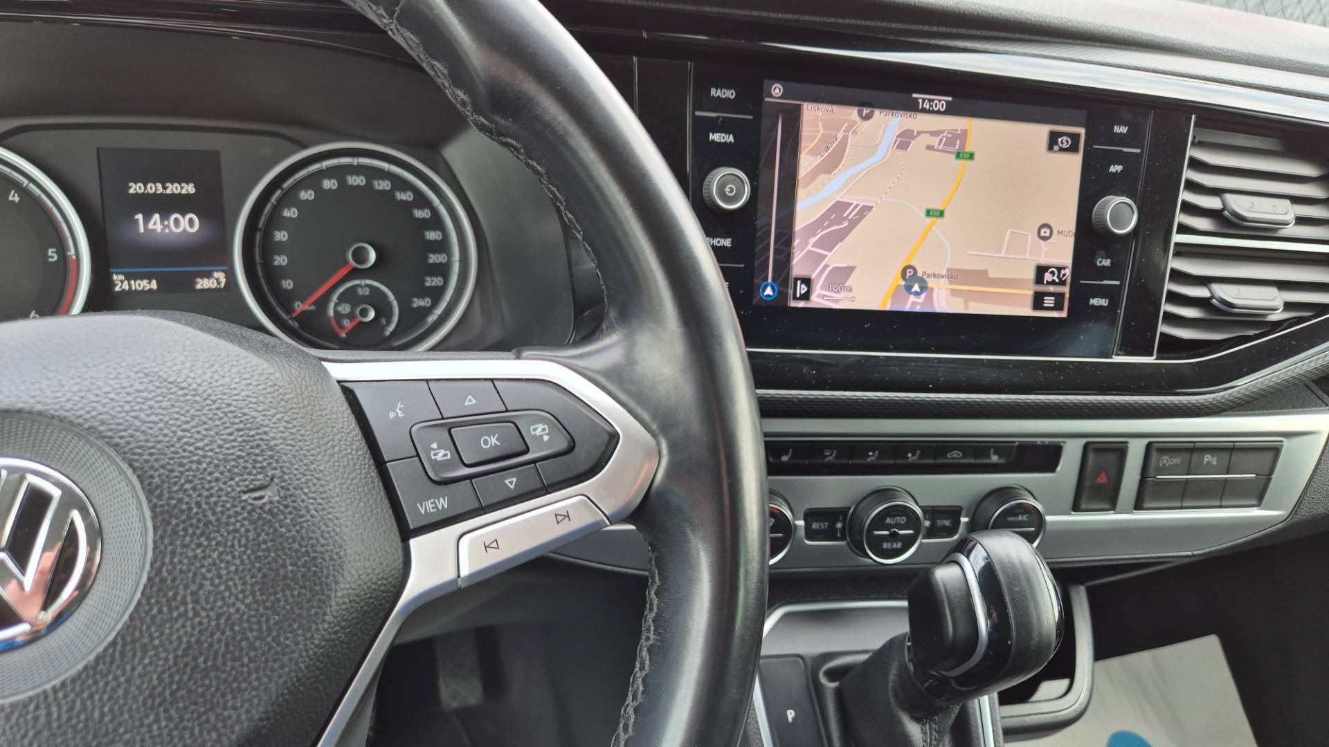 Volkswagen Multivan 2.0 TDI 150k Highline DSG – Obrázok 40