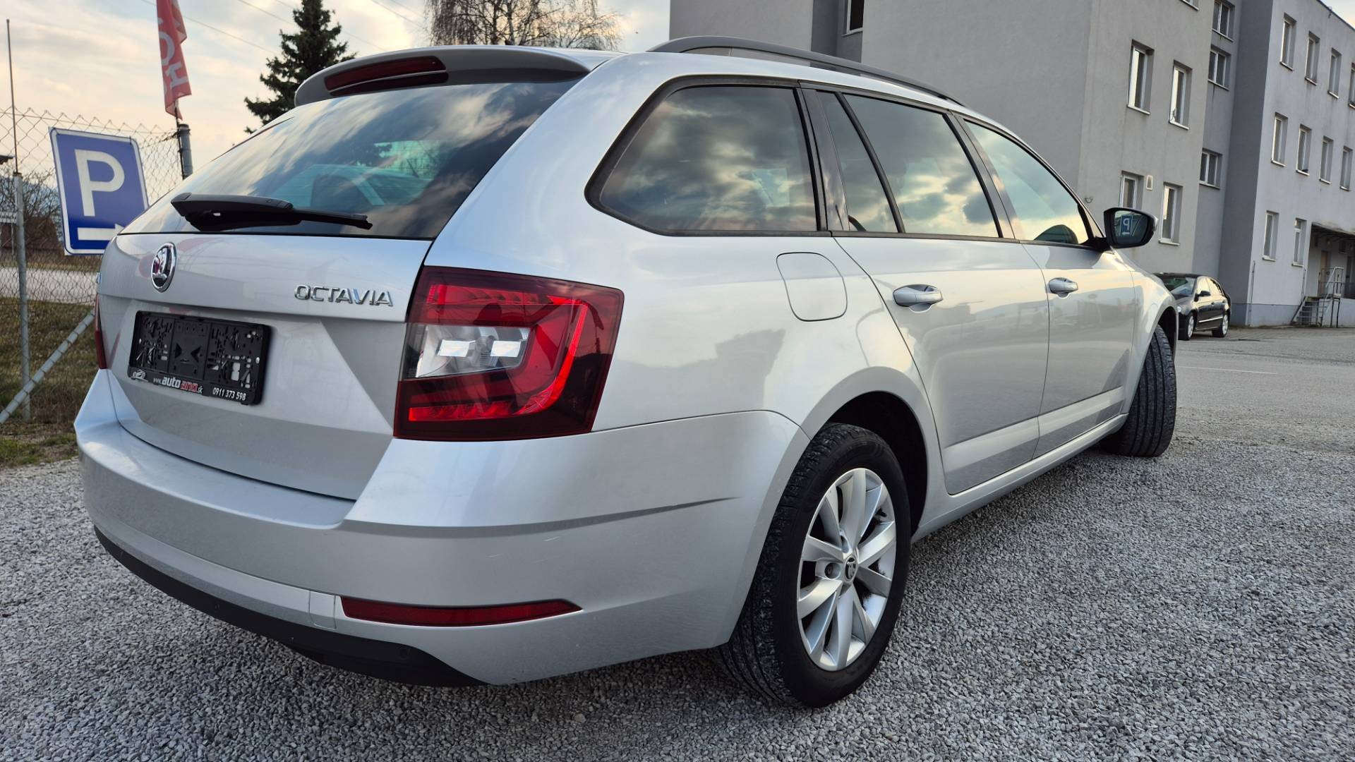 Škoda Octavia Combi 2.0 TDI Style DSG EU6 – Obrázok 13