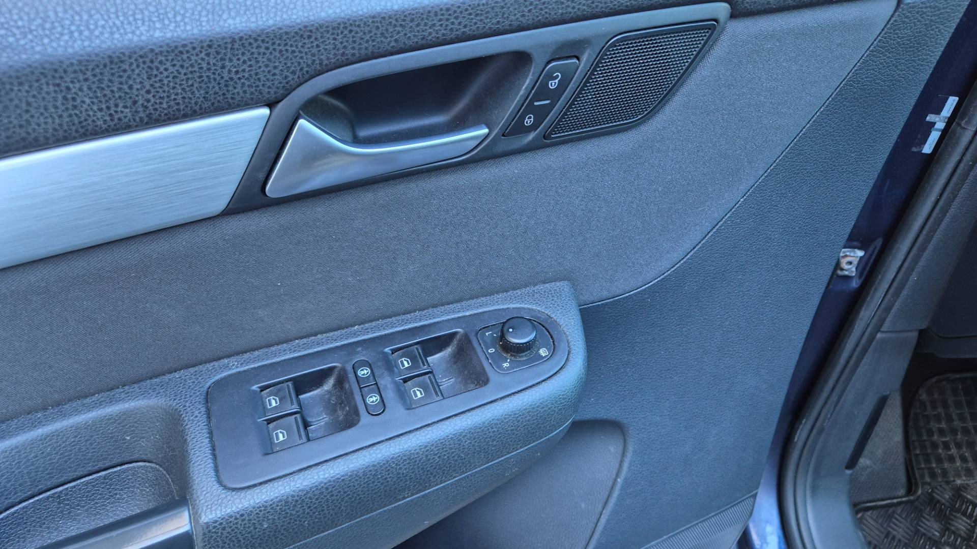 Volkswagen Sharan 2.0 TDI BMT Highline 4MOTION – Obrázok 27