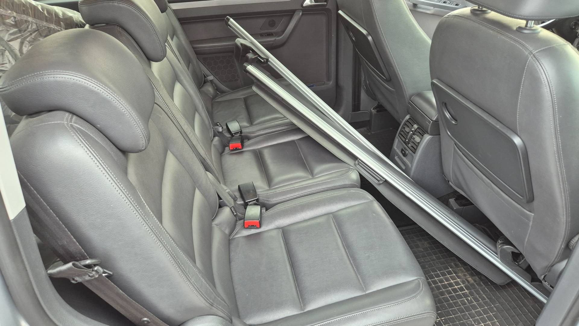 Volkswagen Touran 2.0 TDI Cross – Obrázok 21