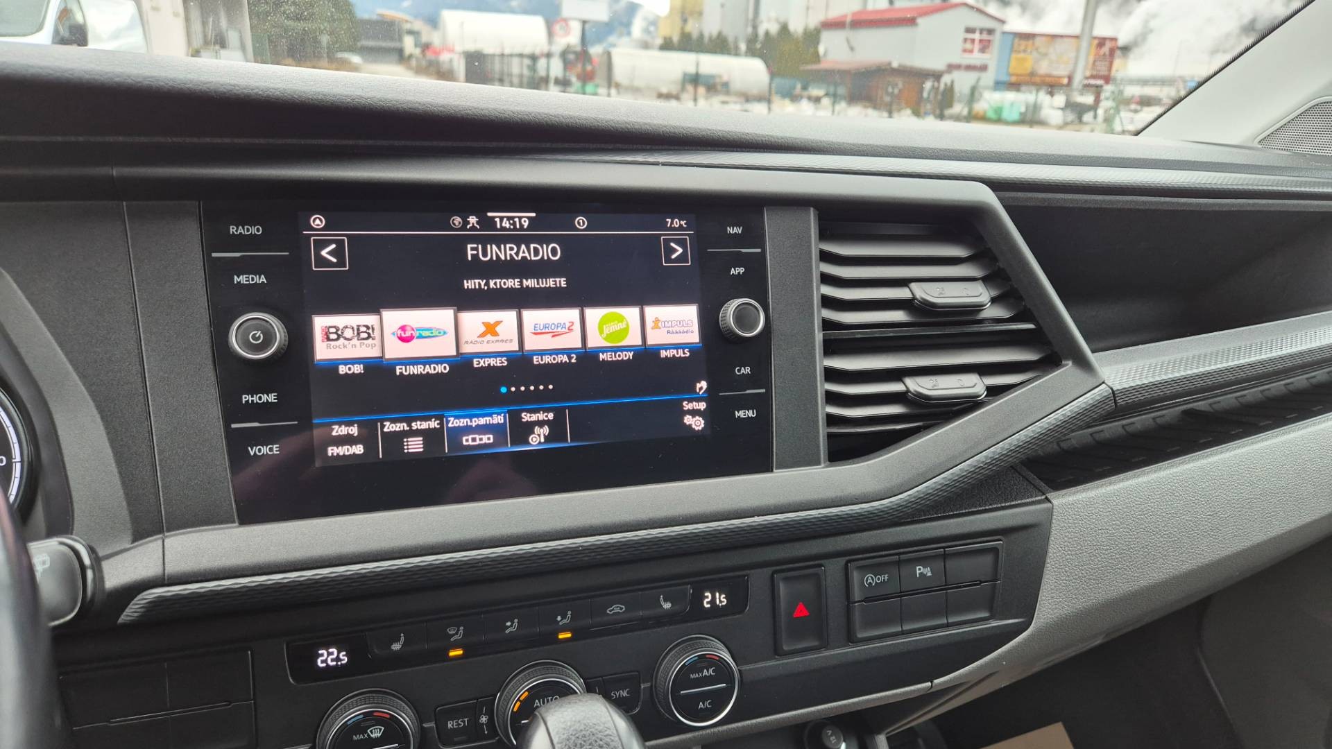 Volkswagen T6 Caravelle 2.0 TDI 150k KR Highline DSG – Obrázok 43