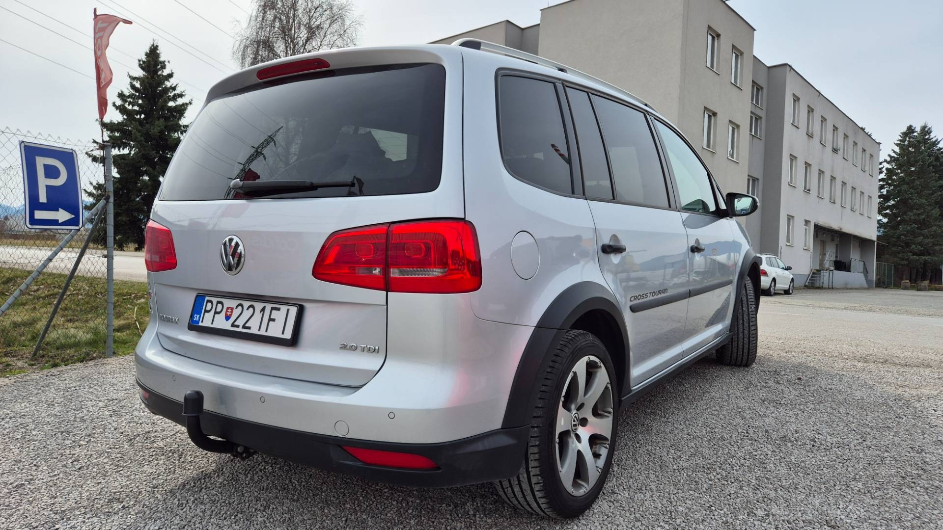 Volkswagen Touran 2.0 TDI Cross – Obrázok 15
