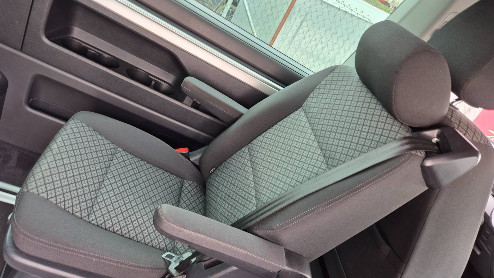 Volkswagen Multivan 2.0 TDI 150k Highline DSG – Obrázok 23