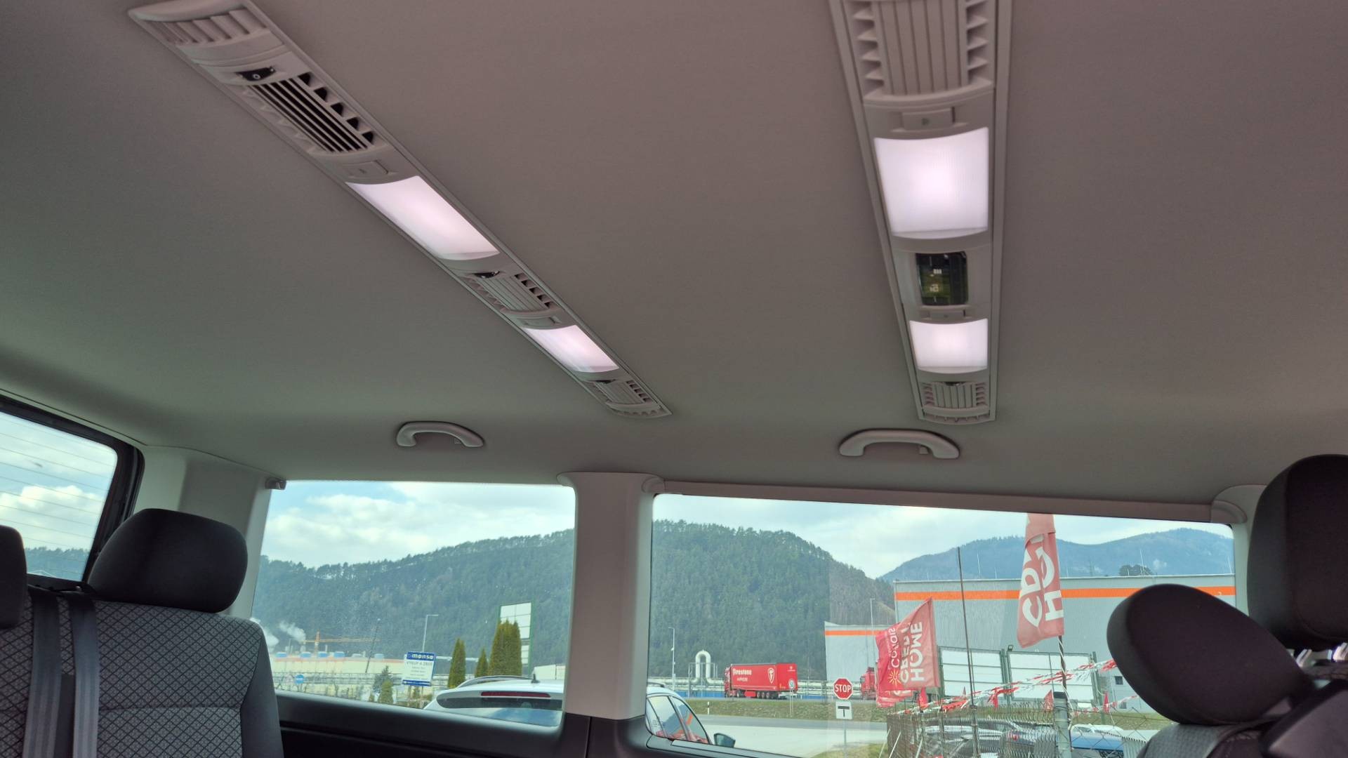 Volkswagen Multivan 2.0 TDI 150k Highline DSG – Obrázok 25