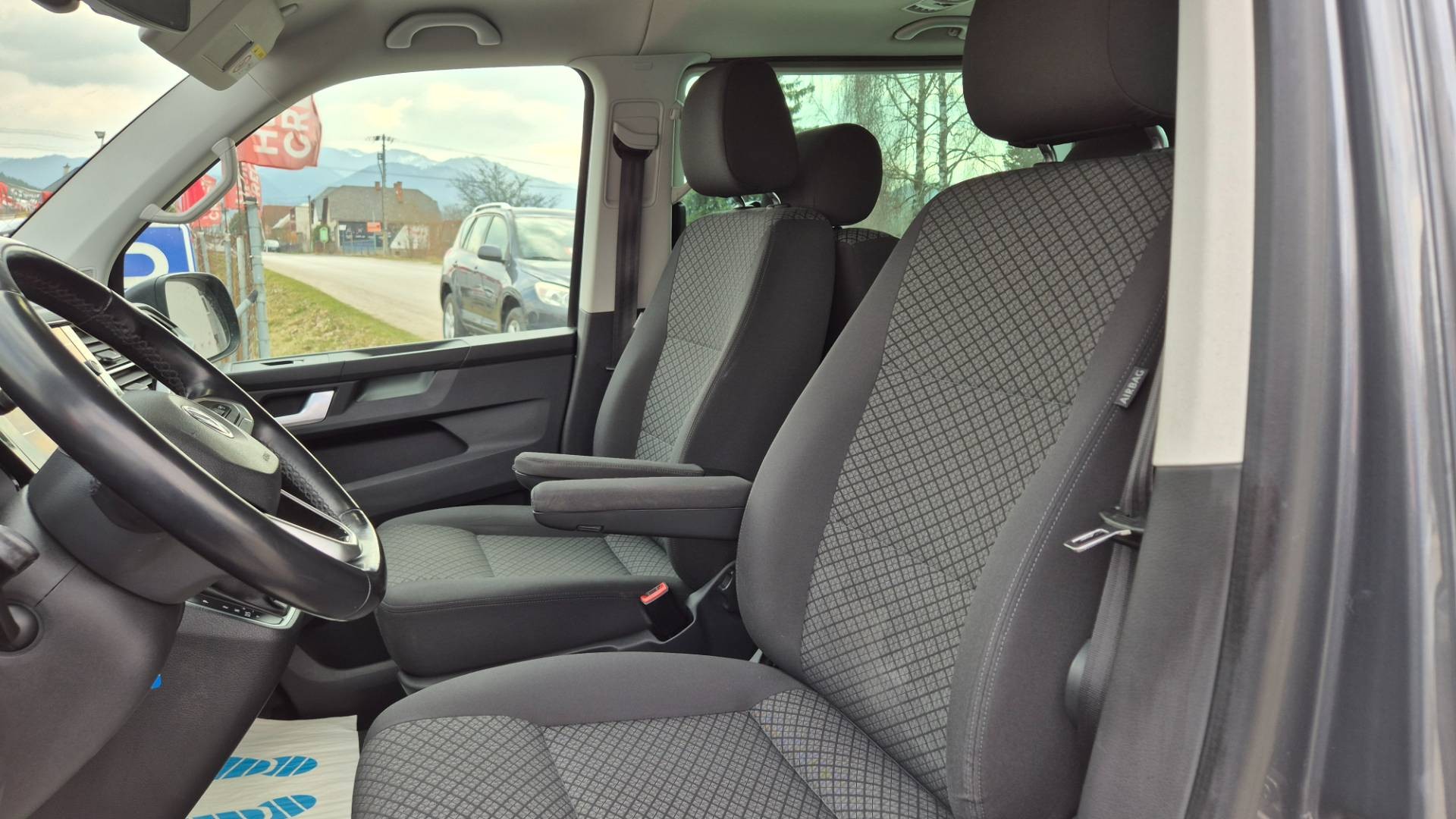 Volkswagen Multivan 2.0 TDI 150k Highline DSG – Obrázok 34