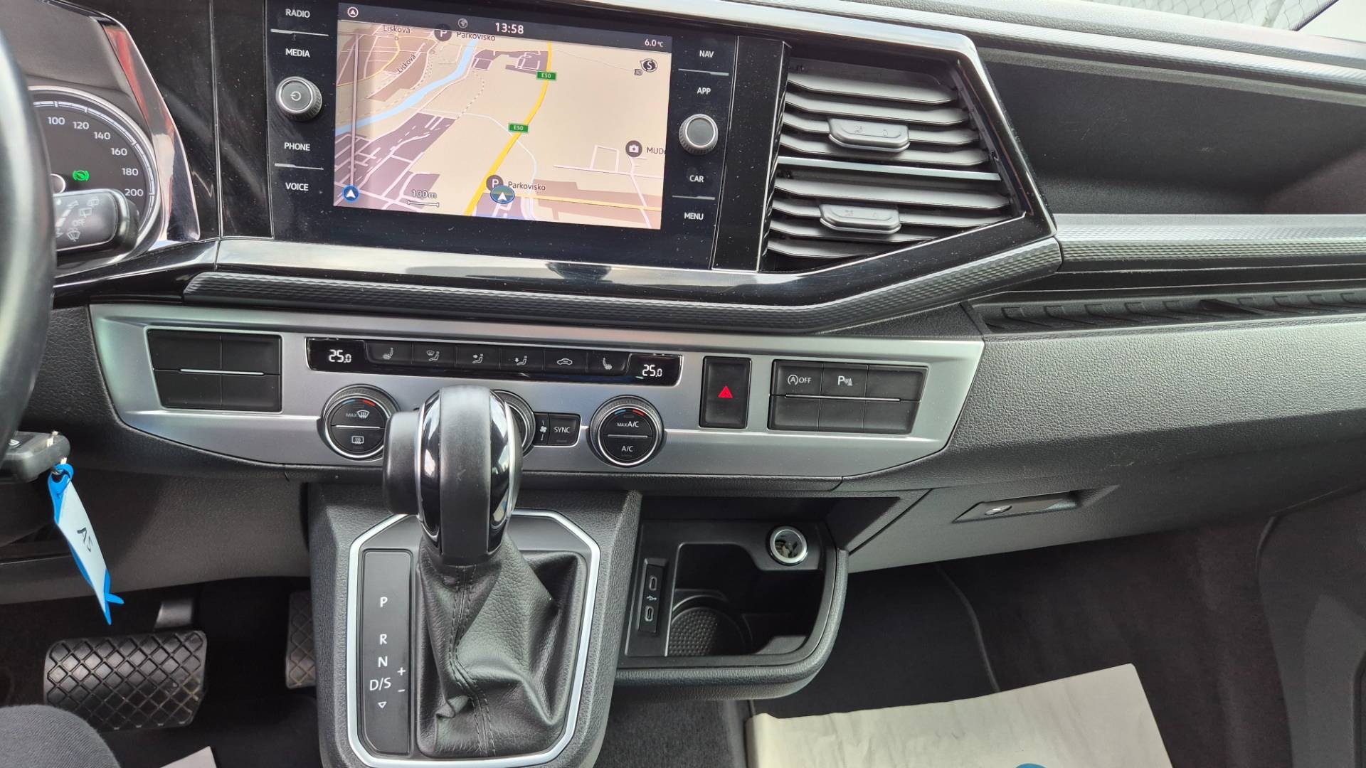 Volkswagen Multivan 2.0 TDI 150k Highline DSG – Obrázok 35