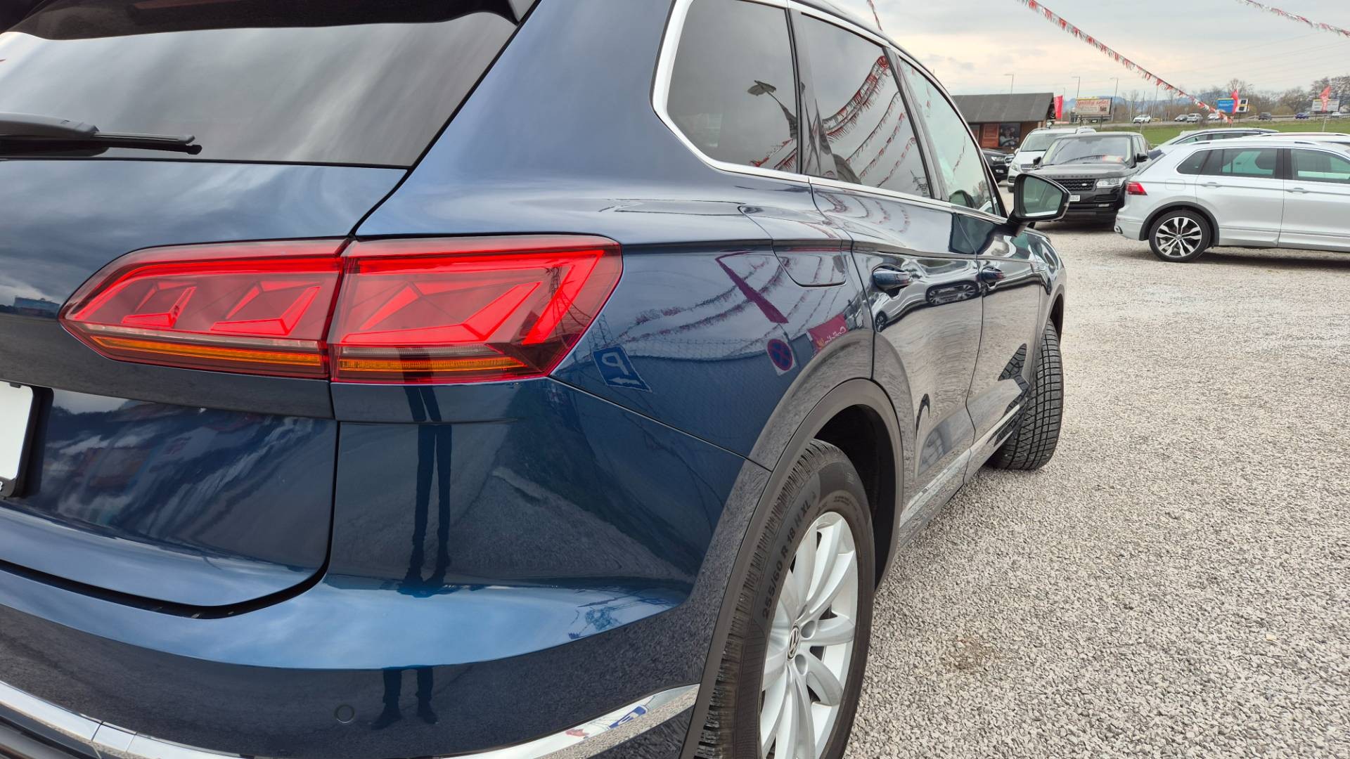 Volkswagen Touareg 3.0 V6 TDI SCR 286k Elegance 4Motion Tiptronic – Obrázok 13