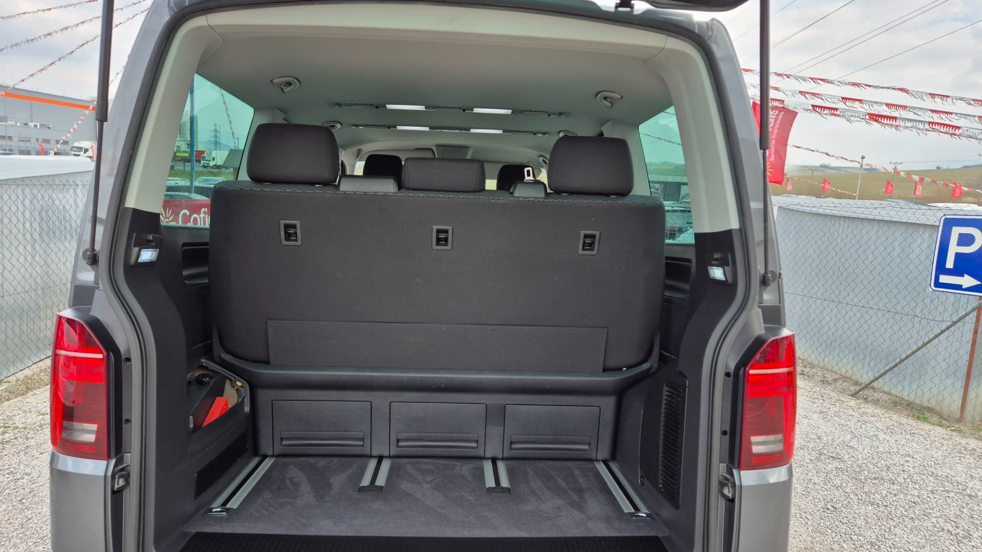 Volkswagen Multivan 2.0 TDI 150k Highline DSG – Obrázok 18