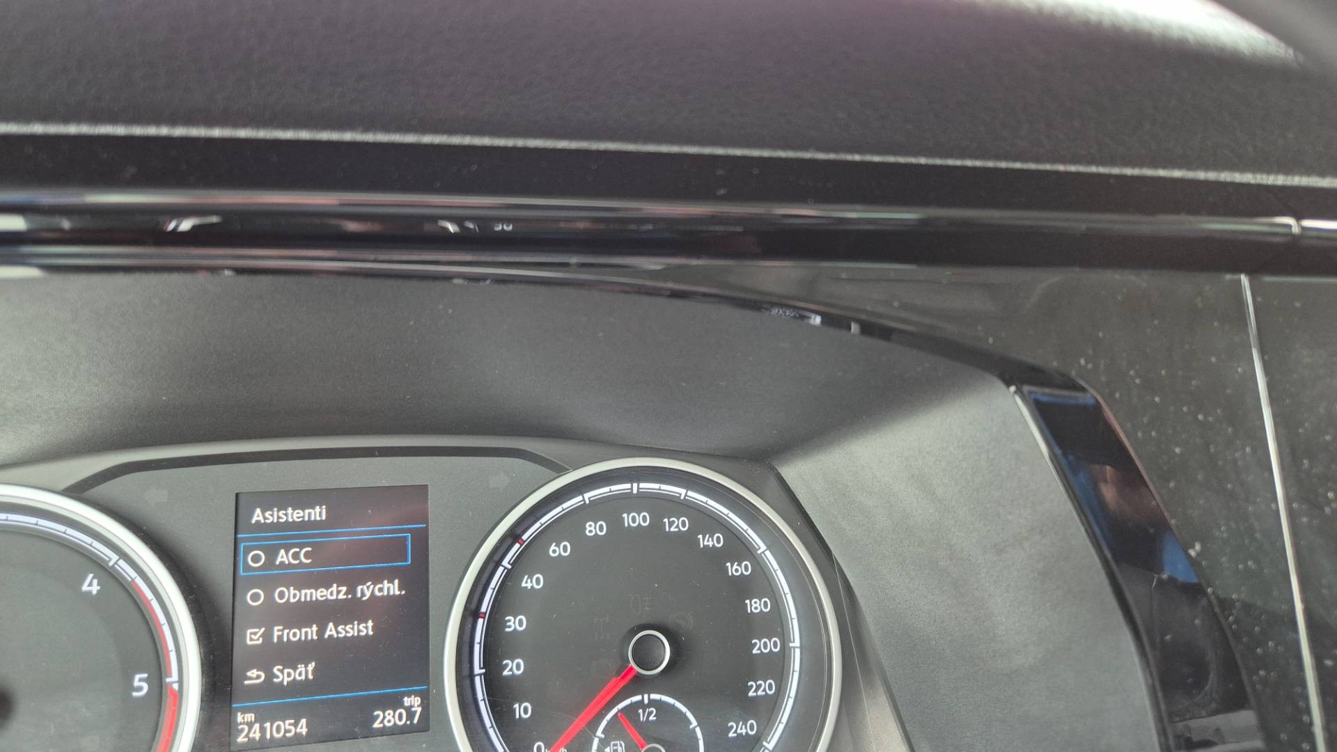 Volkswagen Multivan 2.0 TDI 150k Highline DSG – Obrázok 45