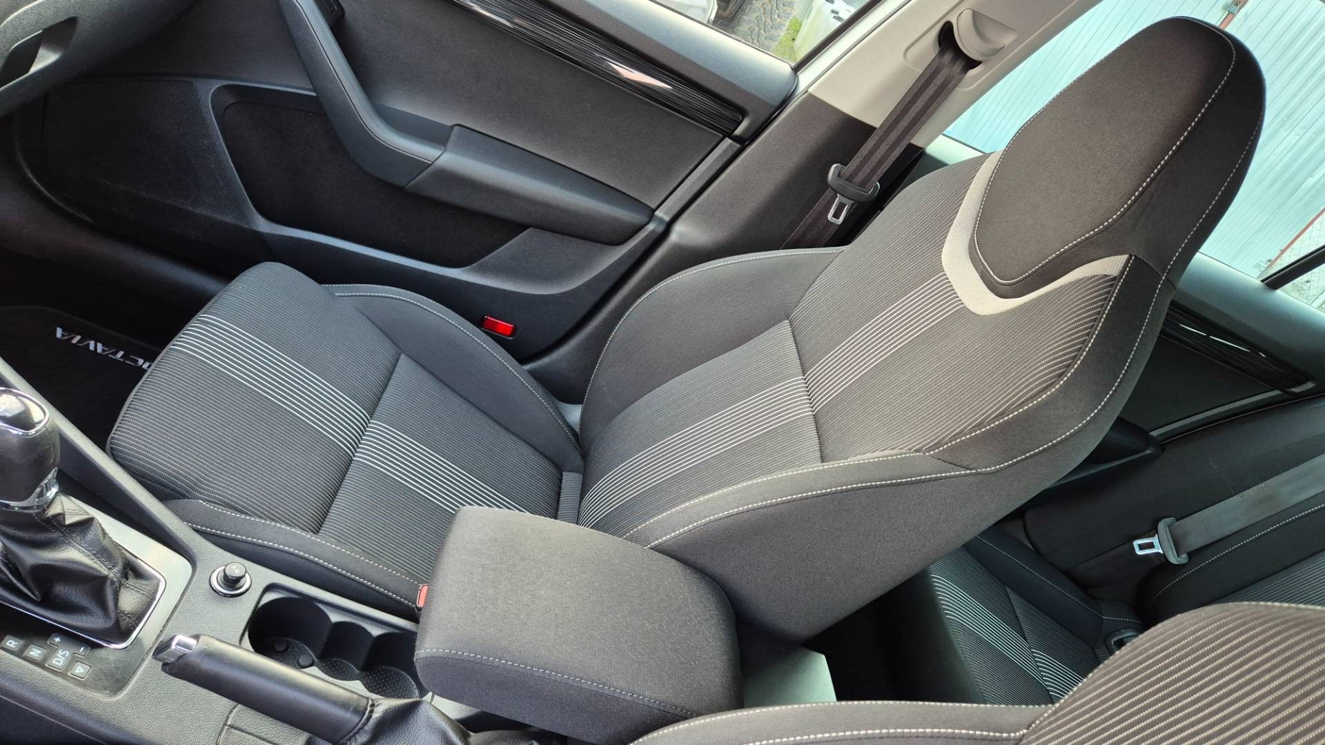 Škoda Octavia Combi 2.0 TDI Style DSG EU6 – Obrázok 27