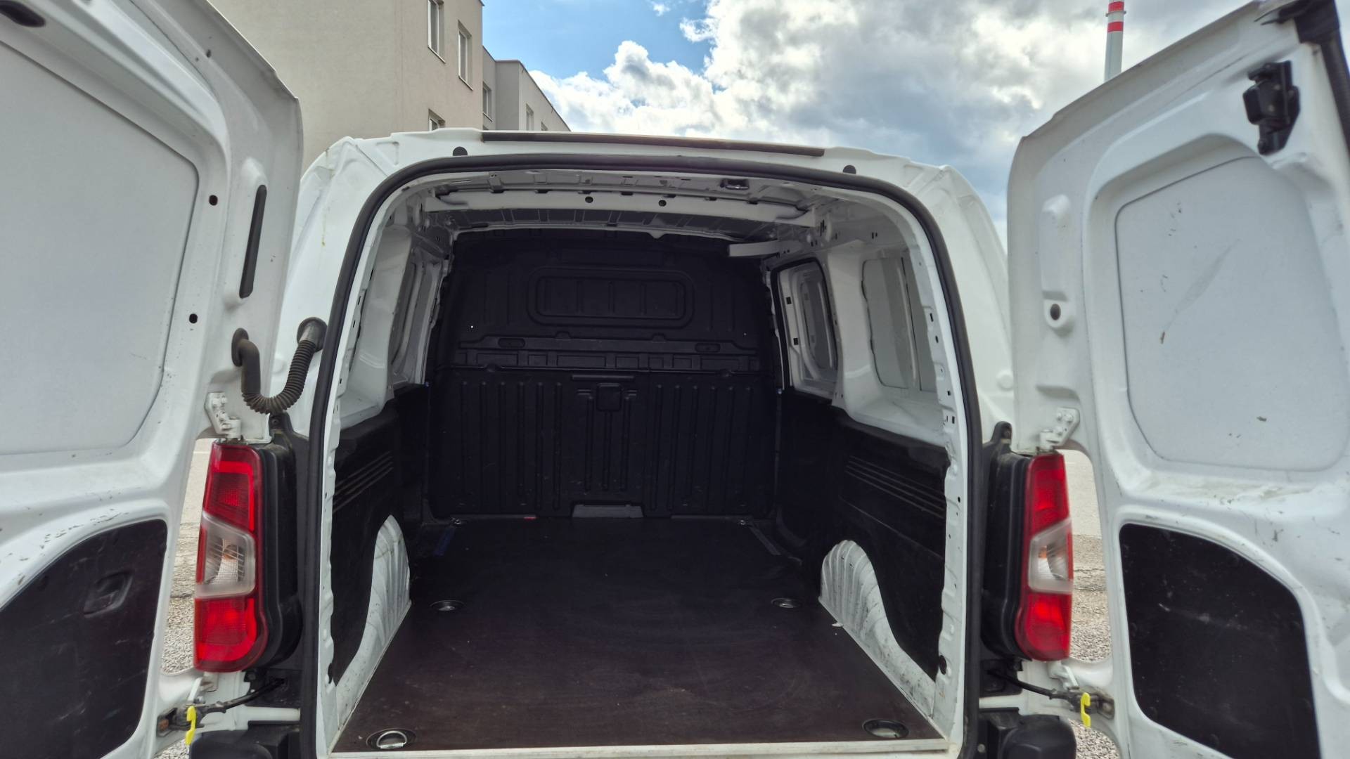Toyota Proace City 1.5 D Long – Obrázok 8