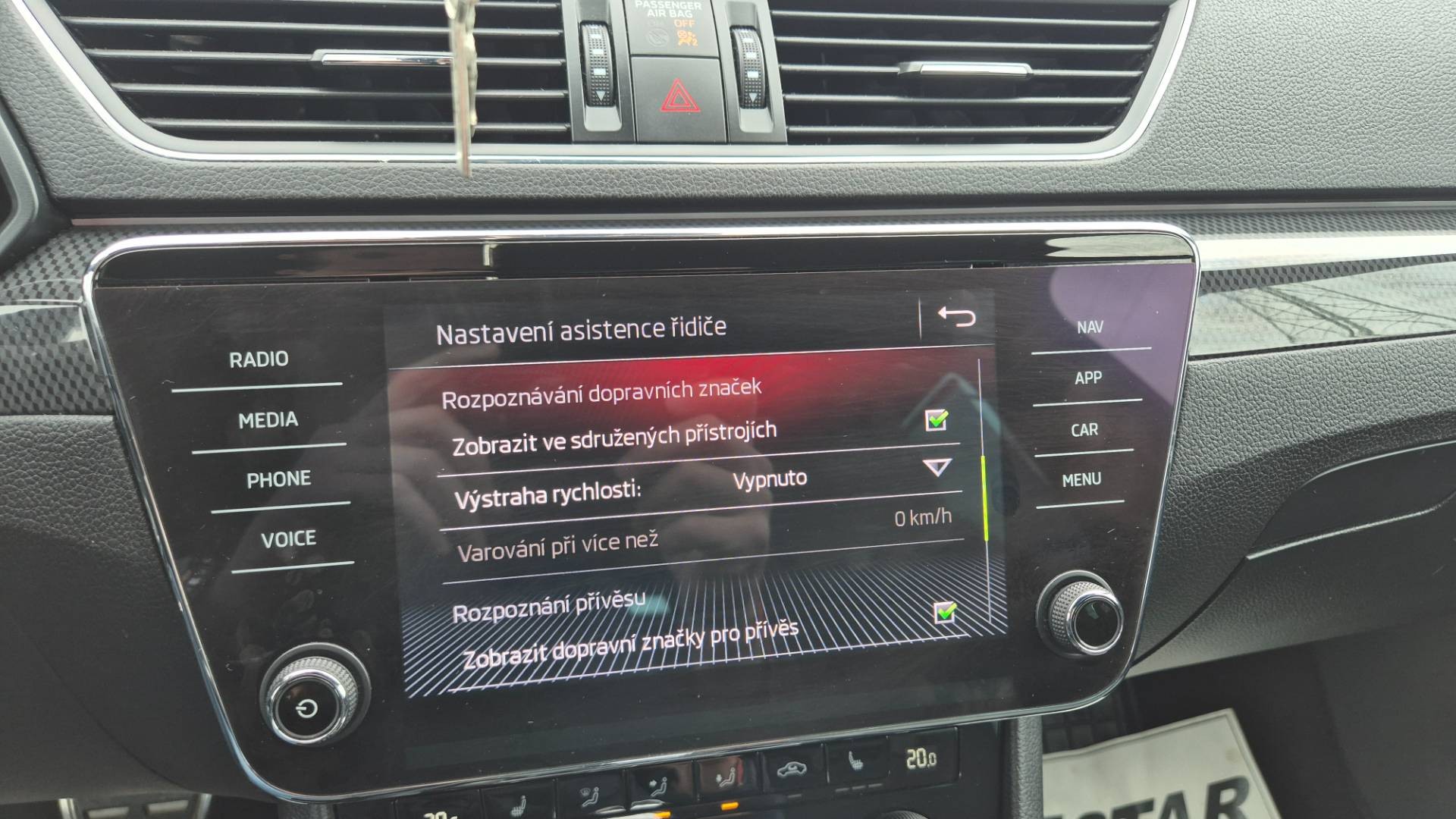 Škoda Superb Combi 2.0 TDI SCR Sportline 4x4 DSG – Obrázok 41