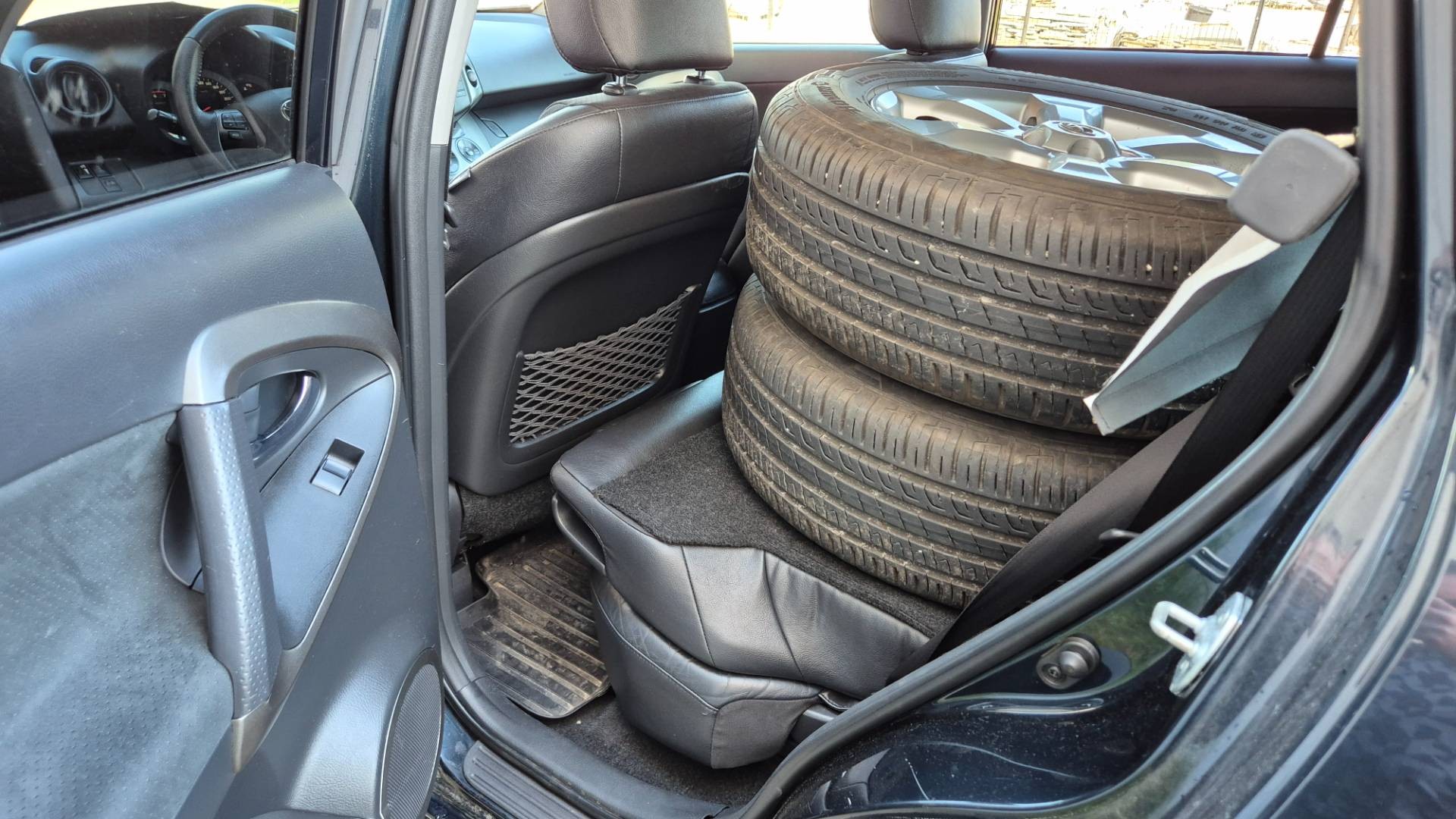 Toyota RAV4 2.2l D-4D 150 Lux – Obrázok 20