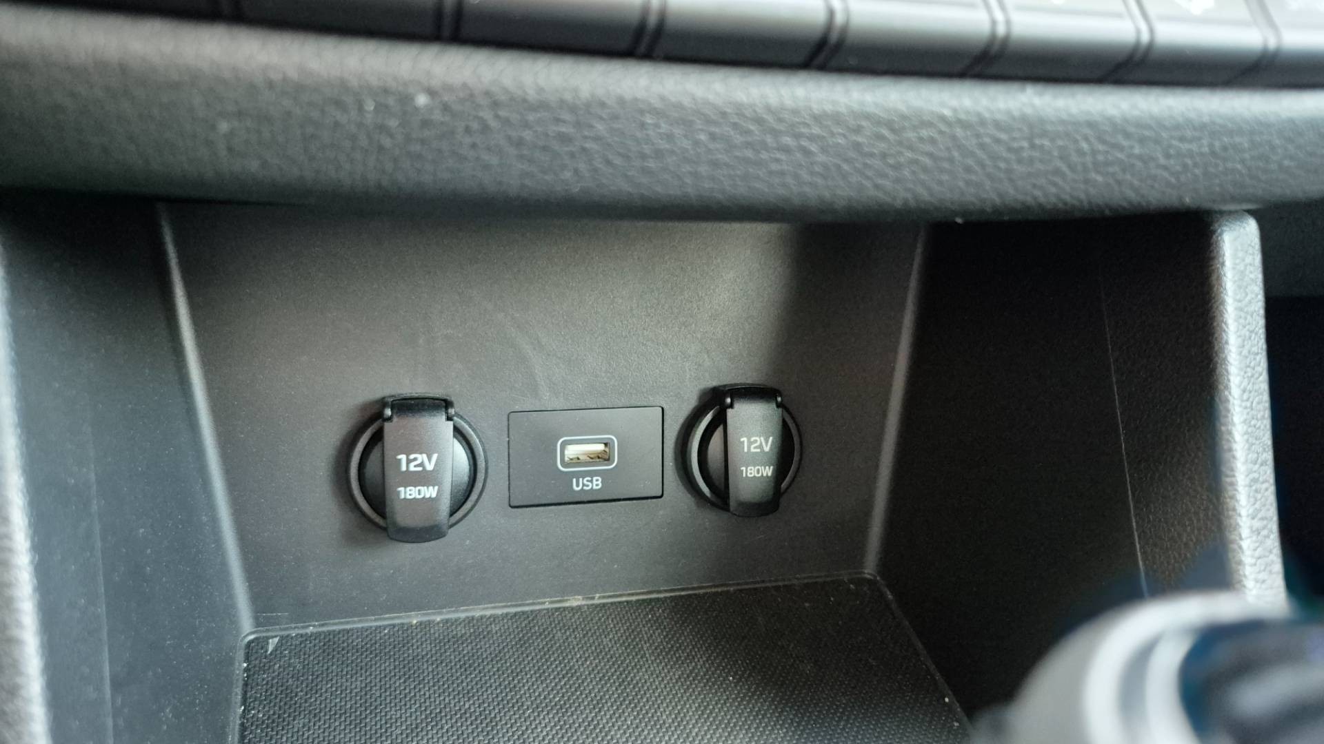 Hyundai i30 1.5 T-GDi mHEV Play DCT – Obrázok 33