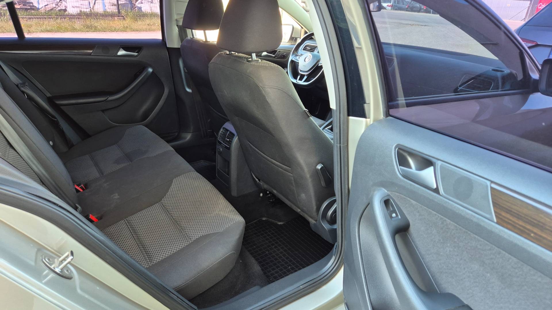 Volkswagen Jetta 1.2 TSI Comfortline – Obrázok 22