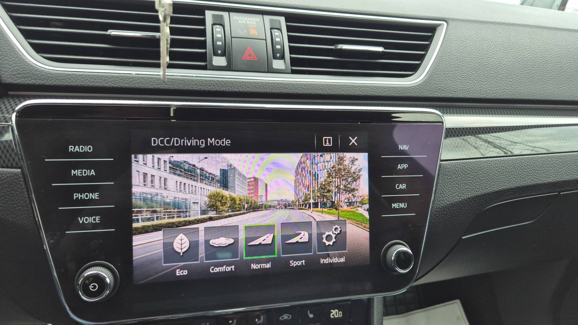 Škoda Superb Combi 2.0 TDI SCR Sportline 4x4 DSG – Obrázok 38