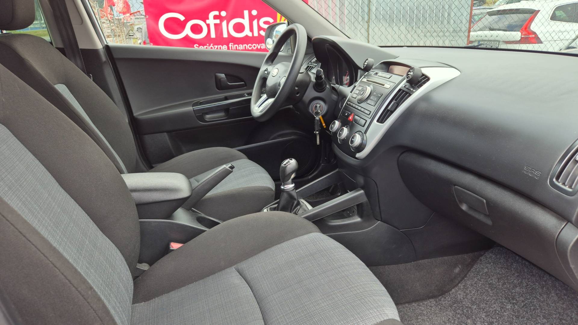 Kia Cee´d 1.6 CRDi VGT EX – Obrázok 9