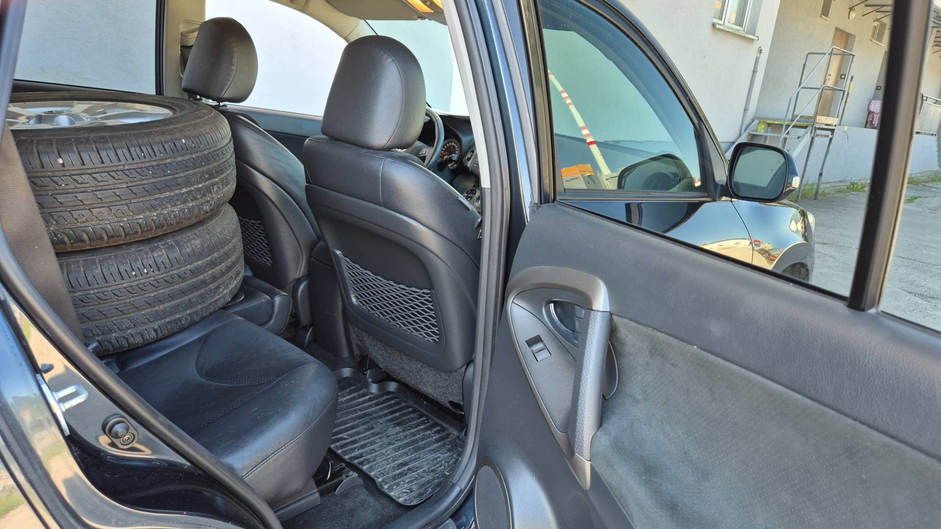 Toyota RAV4 2.2l D-4D 150 Lux – Obrázok 27