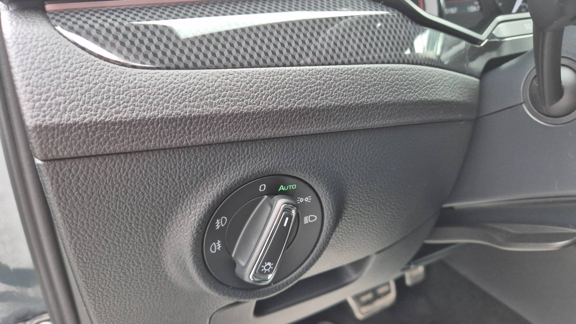 Škoda Superb Combi 2.0 TDI SCR Sportline 4x4 DSG – Obrázok 33
