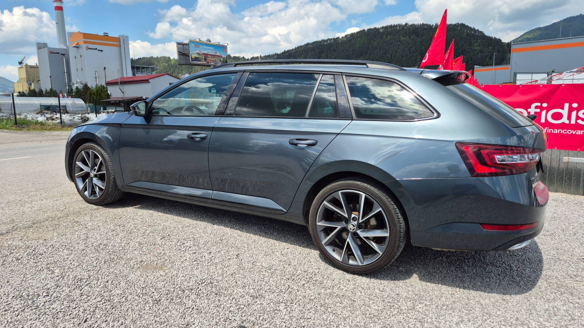 Škoda Superb Combi 2.0 TDI SCR Sportline 4x4 DSG – Obrázok 7