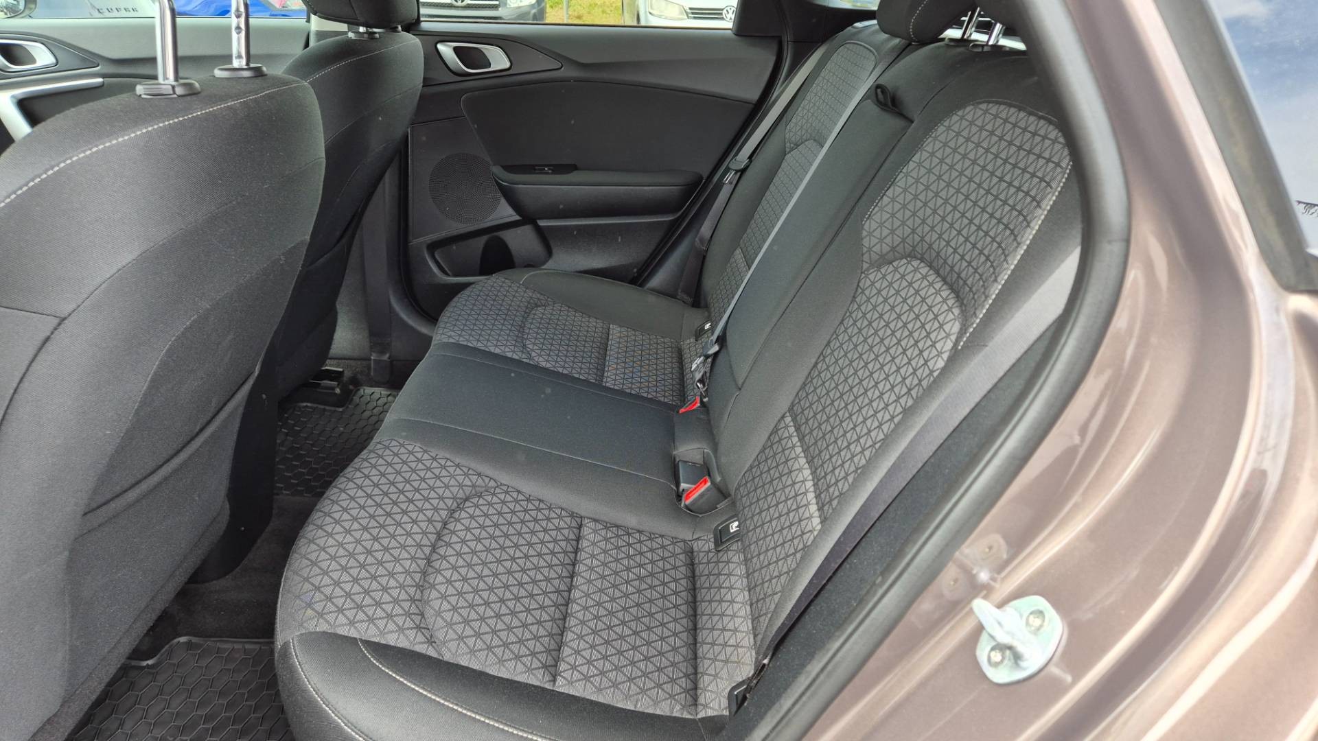 Kia Ceed SW 1.6 CRDi 136k Gold A/T – Obrázok 22