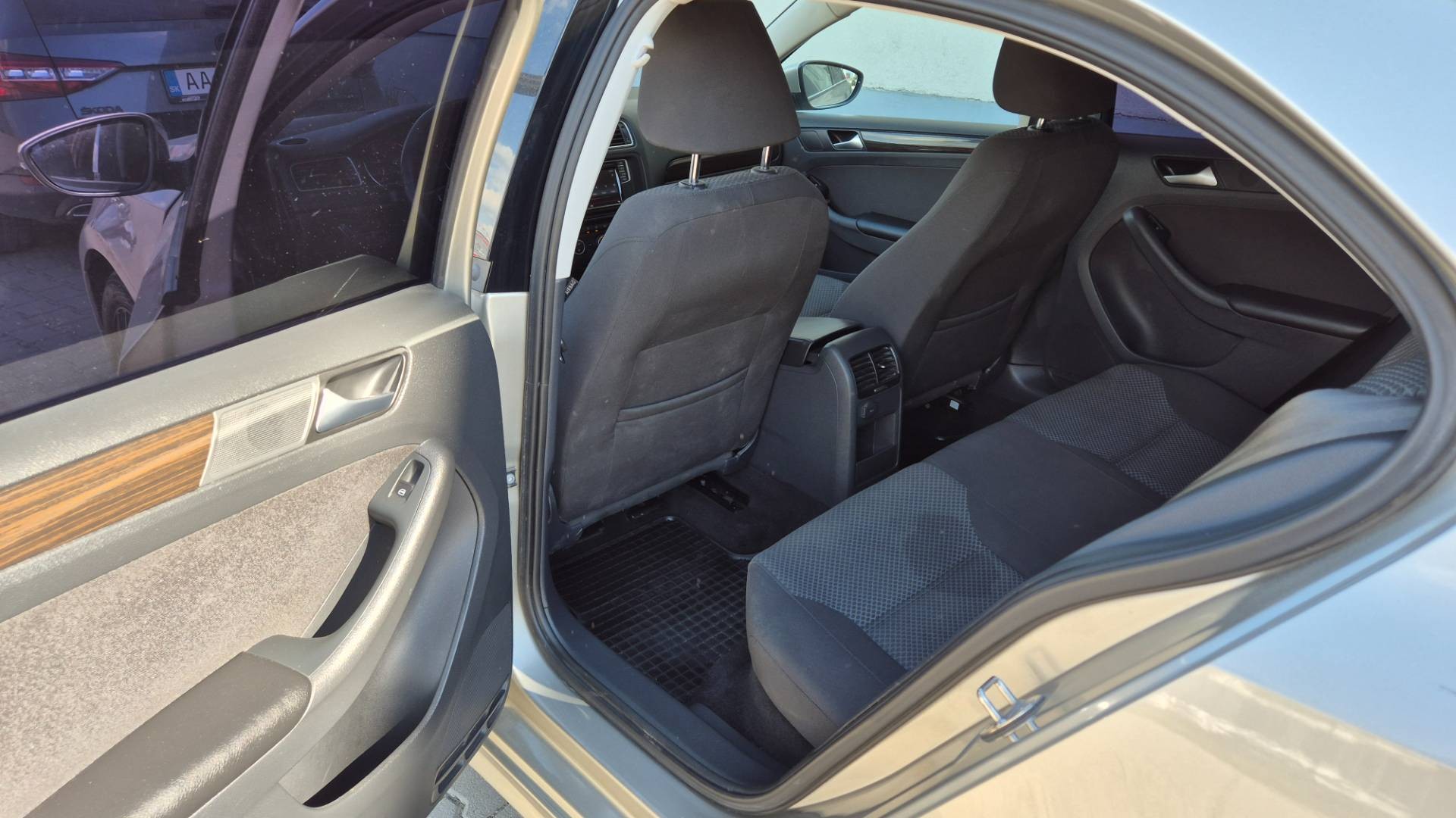 Volkswagen Jetta 1.2 TSI Comfortline – Obrázok 18