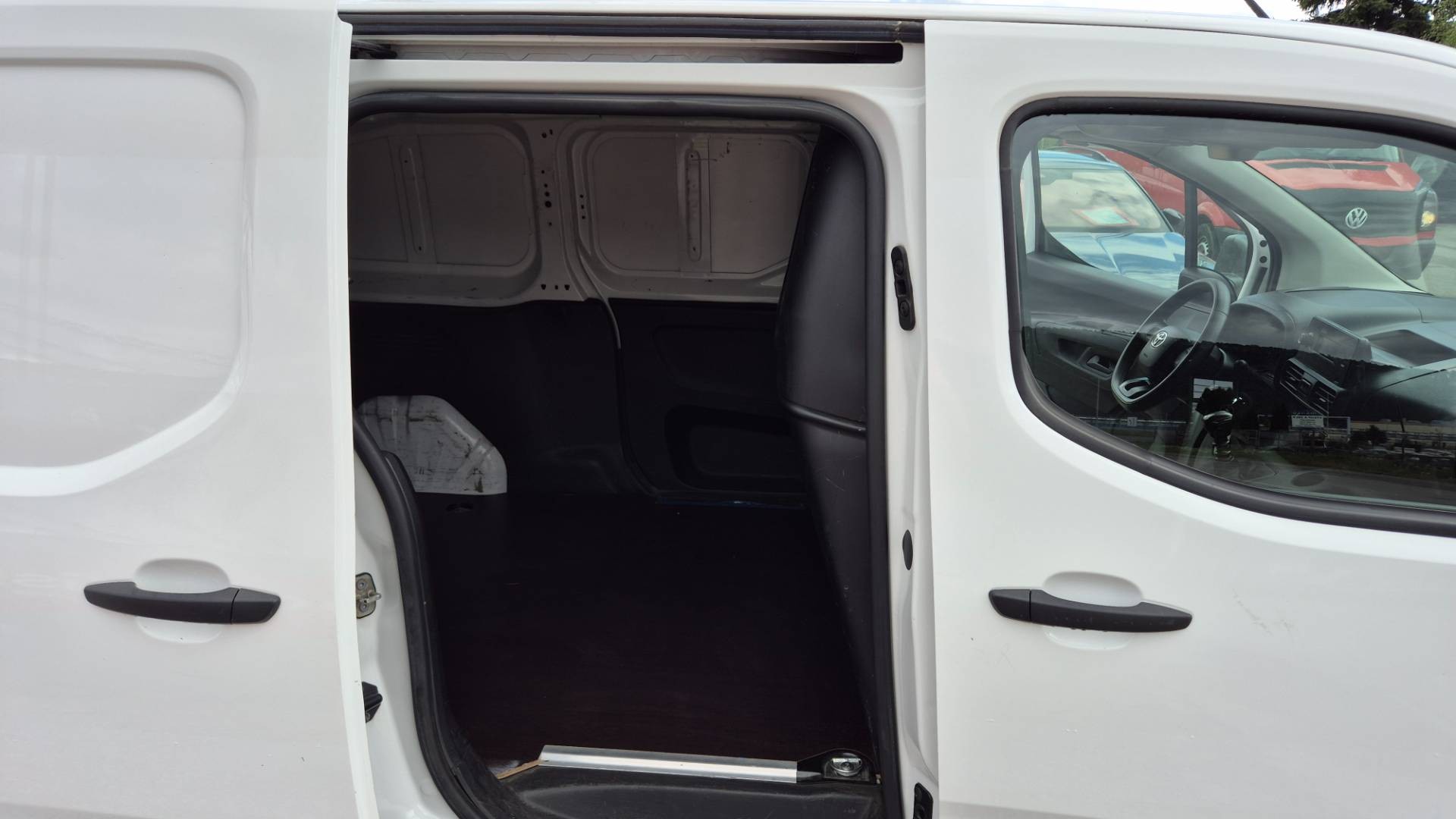 Toyota Proace City 1.5 D Long – Obrázok 9