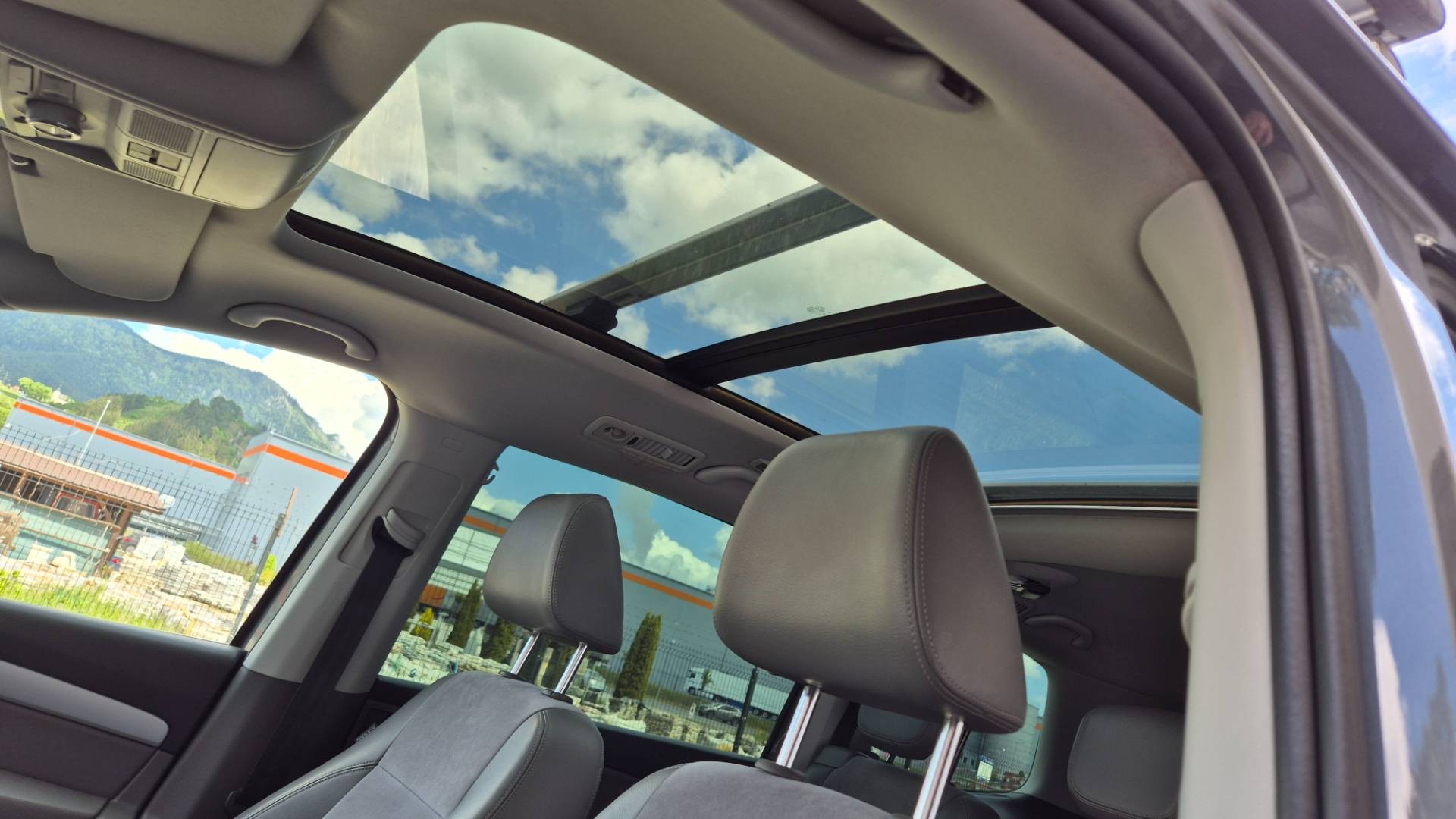 Volkswagen Sharan 2.0 TDI BMT 170k Highline DSG – Obrázok 26