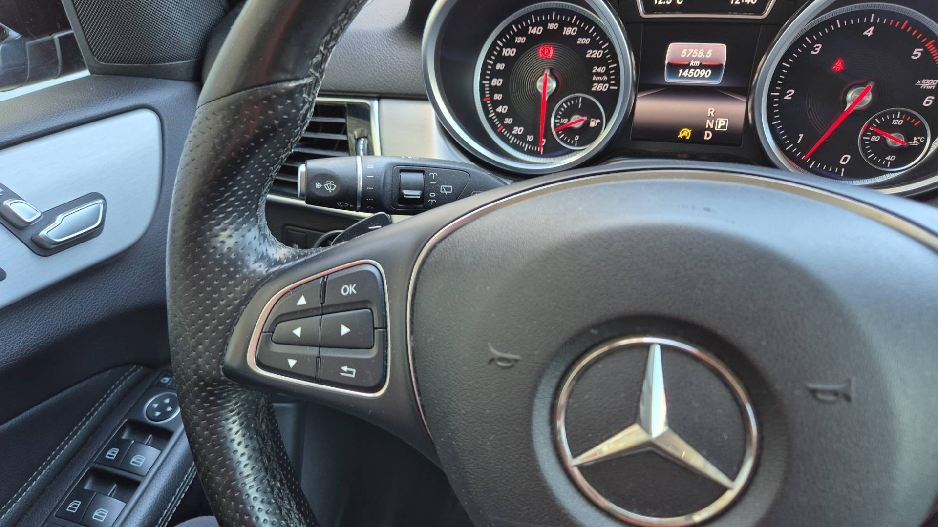 Mercedes-Benz GLE SUV 350d 4matic A/T – Obrázok 36