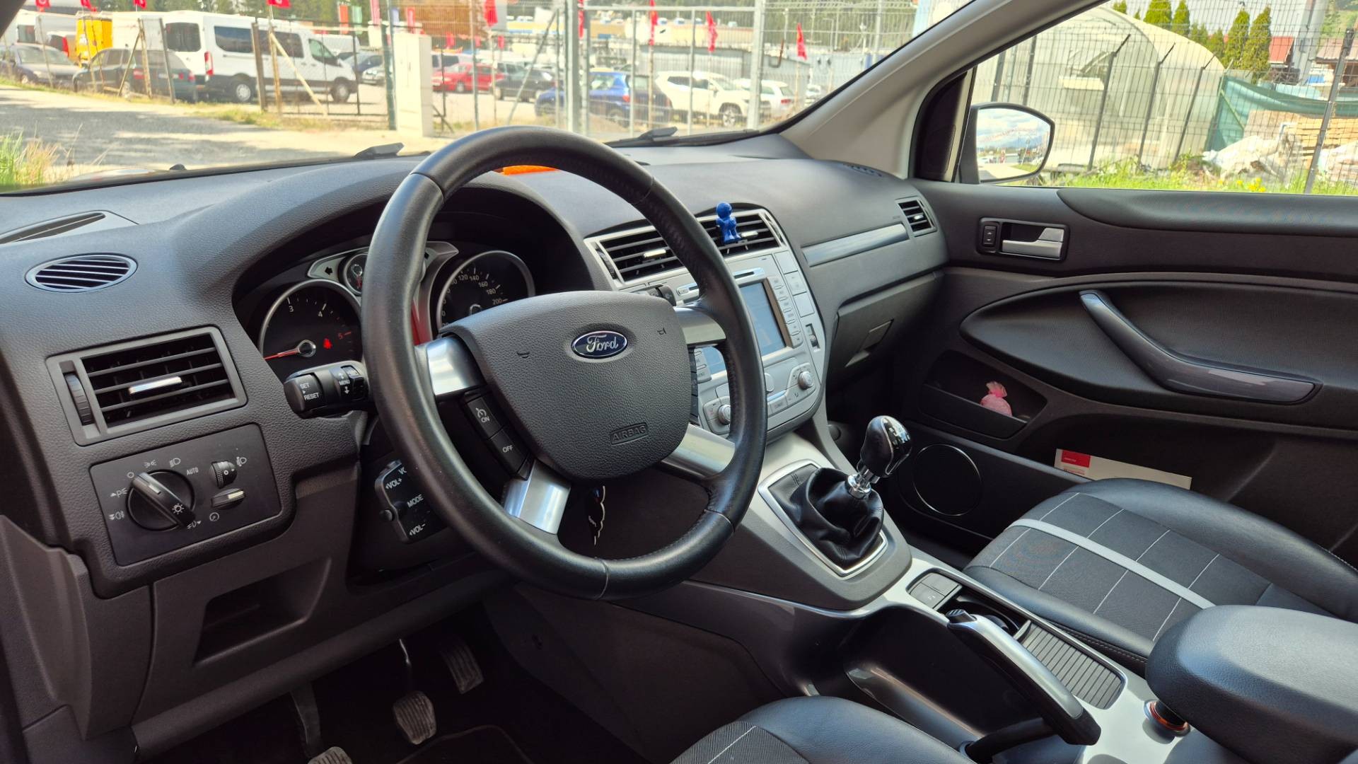 Ford Kuga 2.0 TDCi DPF Titanium 2WD – Obrázok 28
