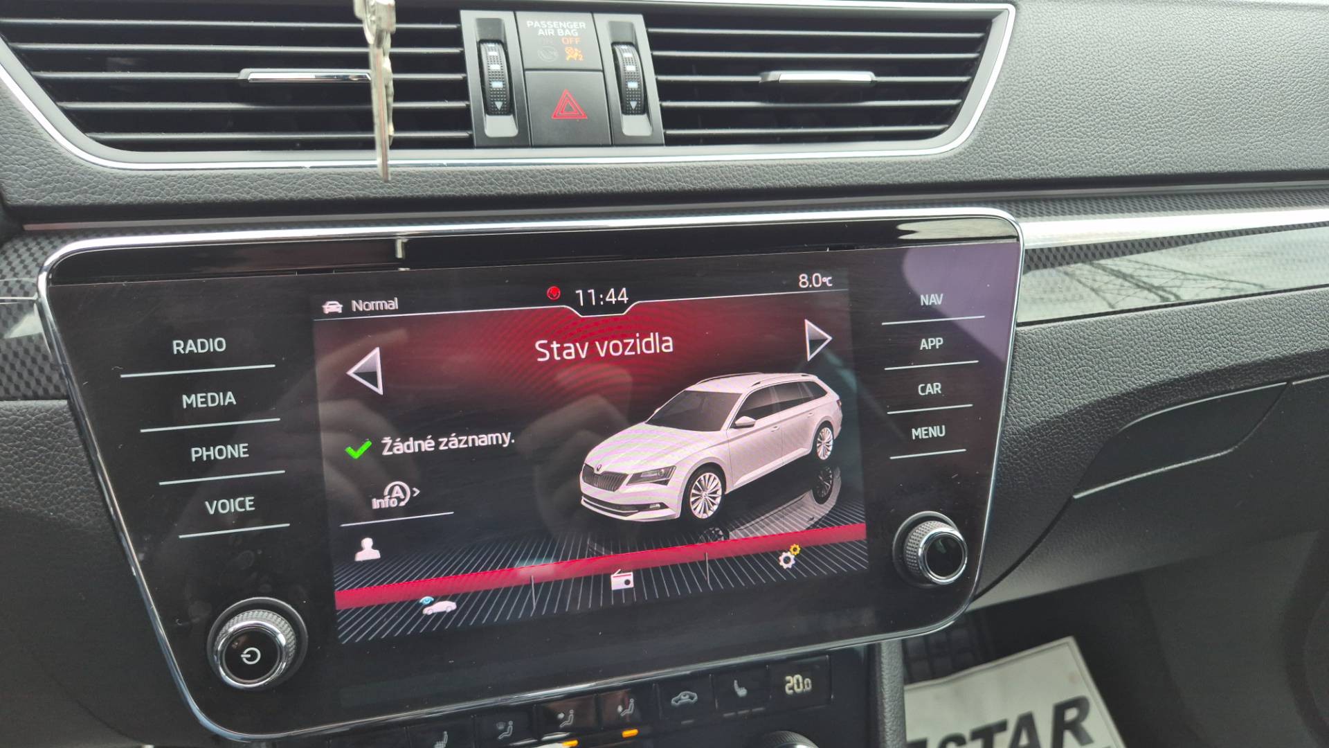 Škoda Superb Combi 2.0 TDI SCR Sportline 4x4 DSG – Obrázok 39