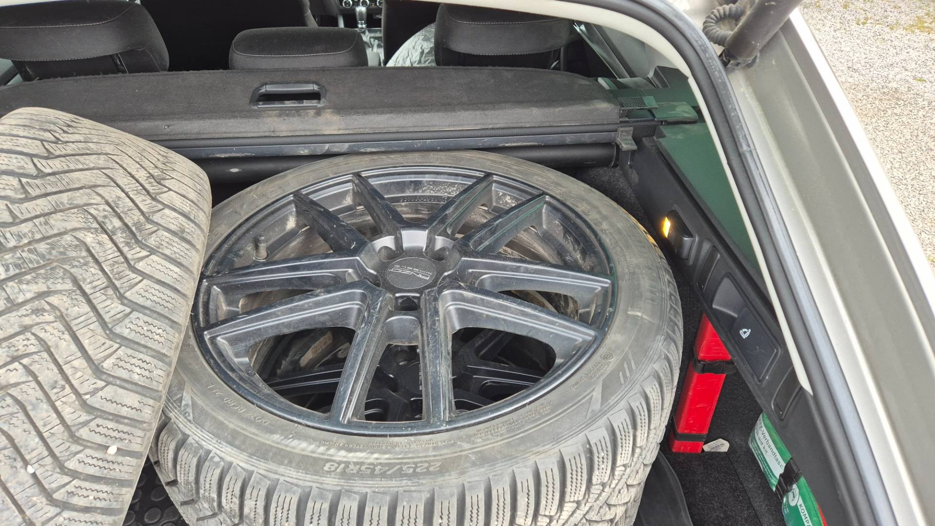 Škoda Octavia Combi 2.0 TDI 184k Scout DSG 4x4 – Obrázok 9