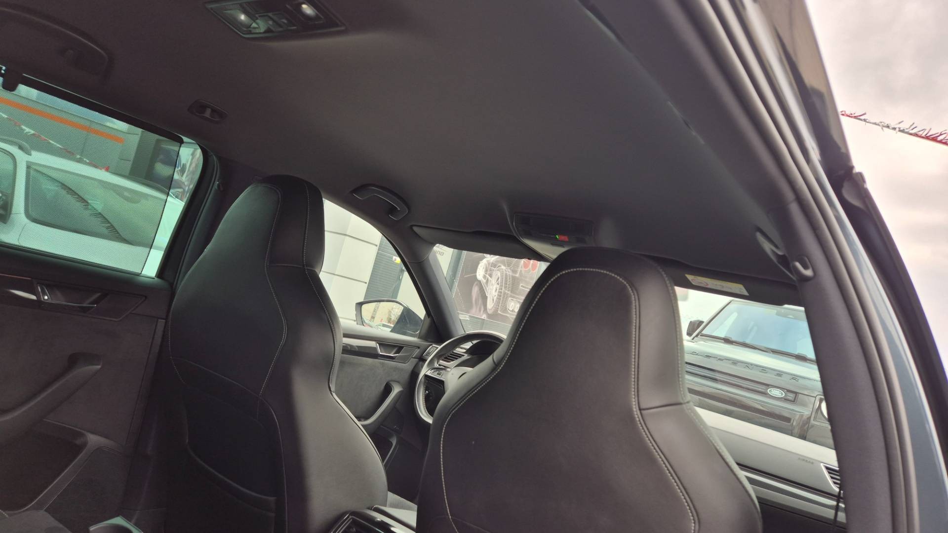 Škoda Superb Combi 2.0 TDI SCR Sportline 4x4 DSG – Obrázok 24