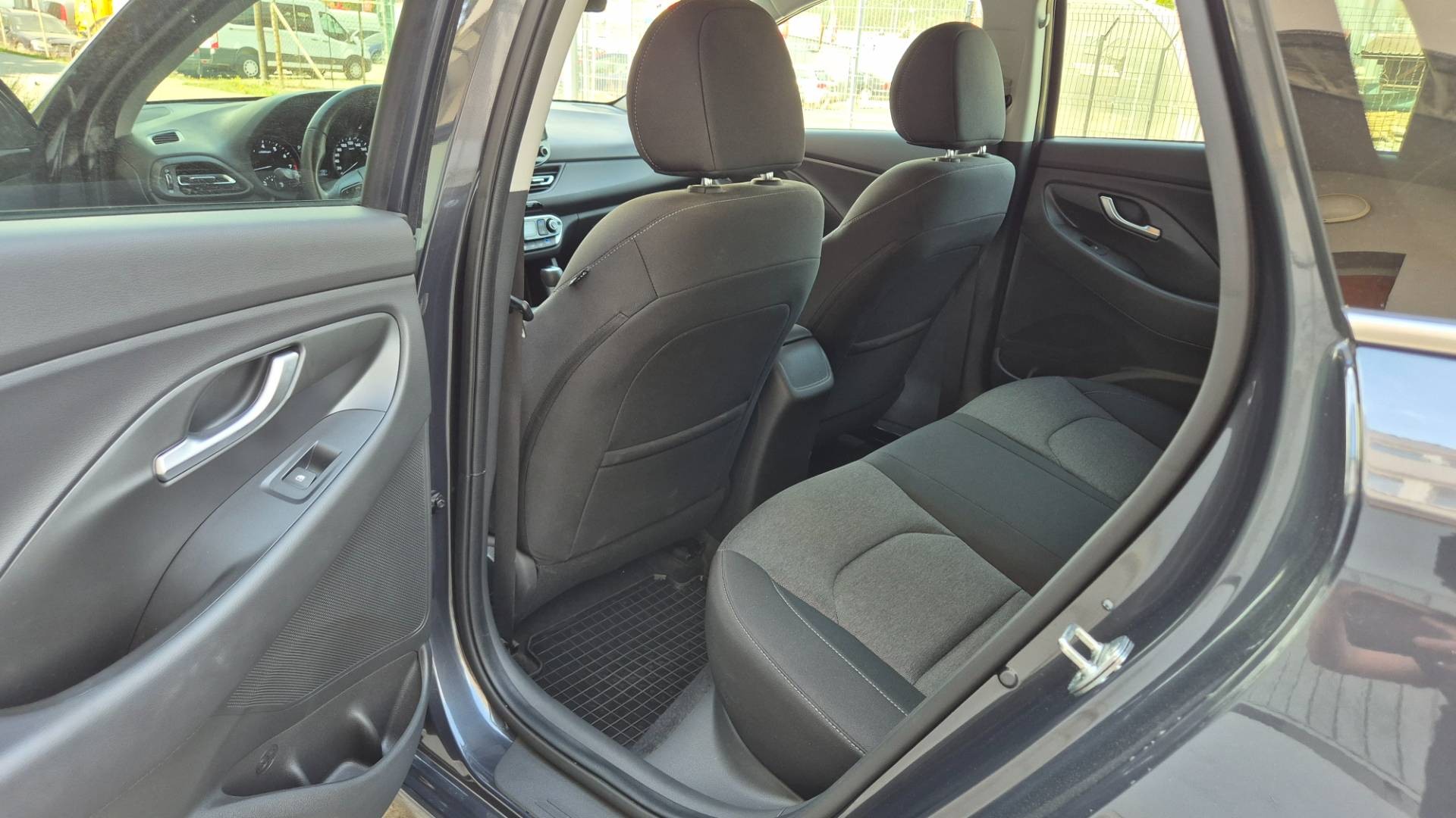 Hyundai i30 1.5 T-GDi mHEV Play DCT – Obrázok 20