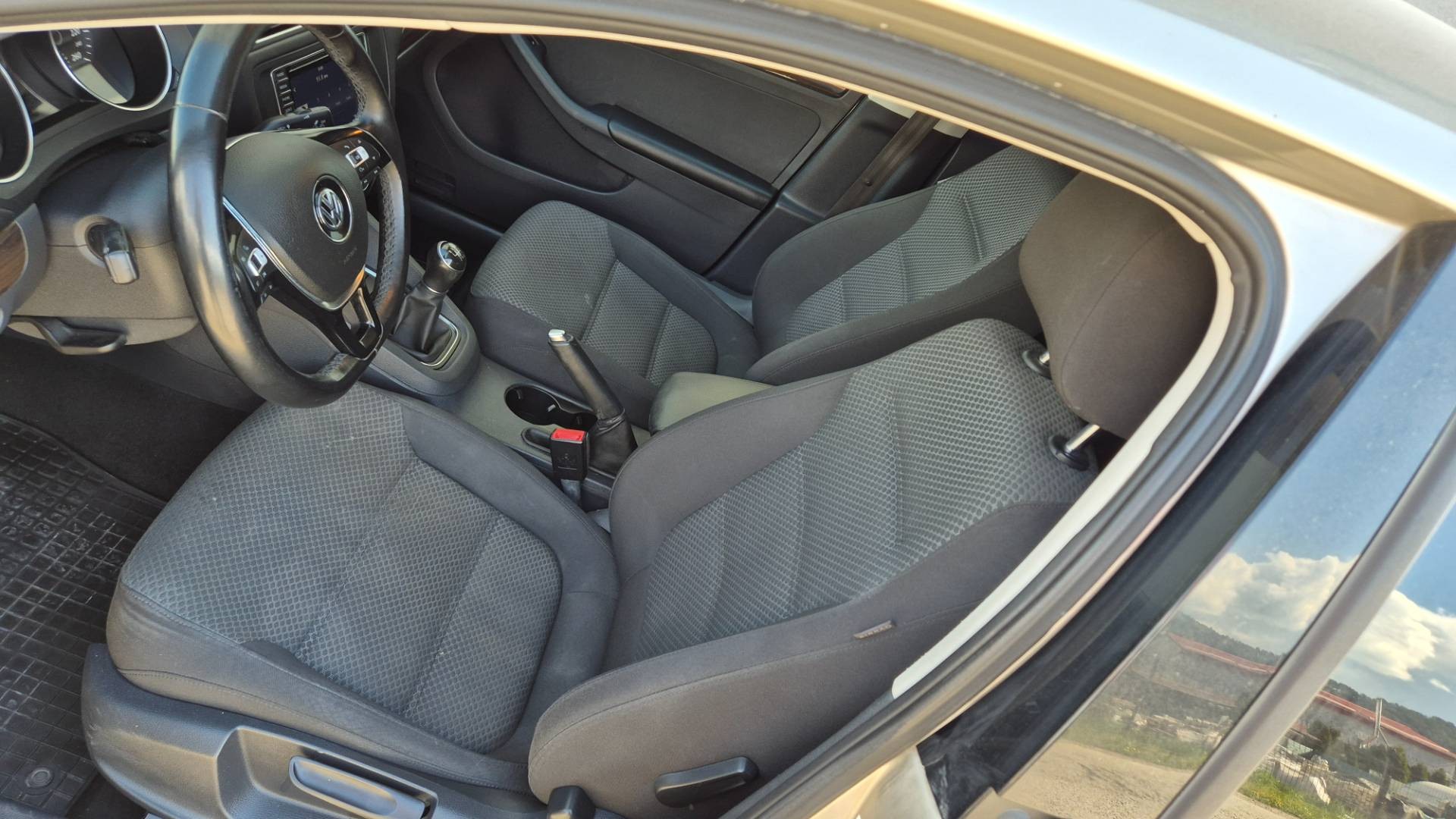 Volkswagen Jetta 1.2 TSI Comfortline – Obrázok 21