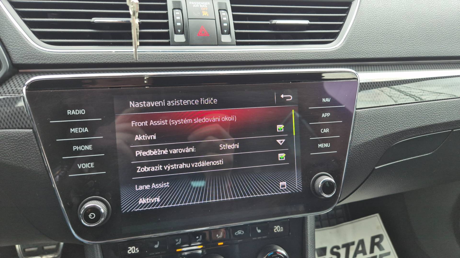 Škoda Superb Combi 2.0 TDI SCR Sportline 4x4 DSG – Obrázok 40