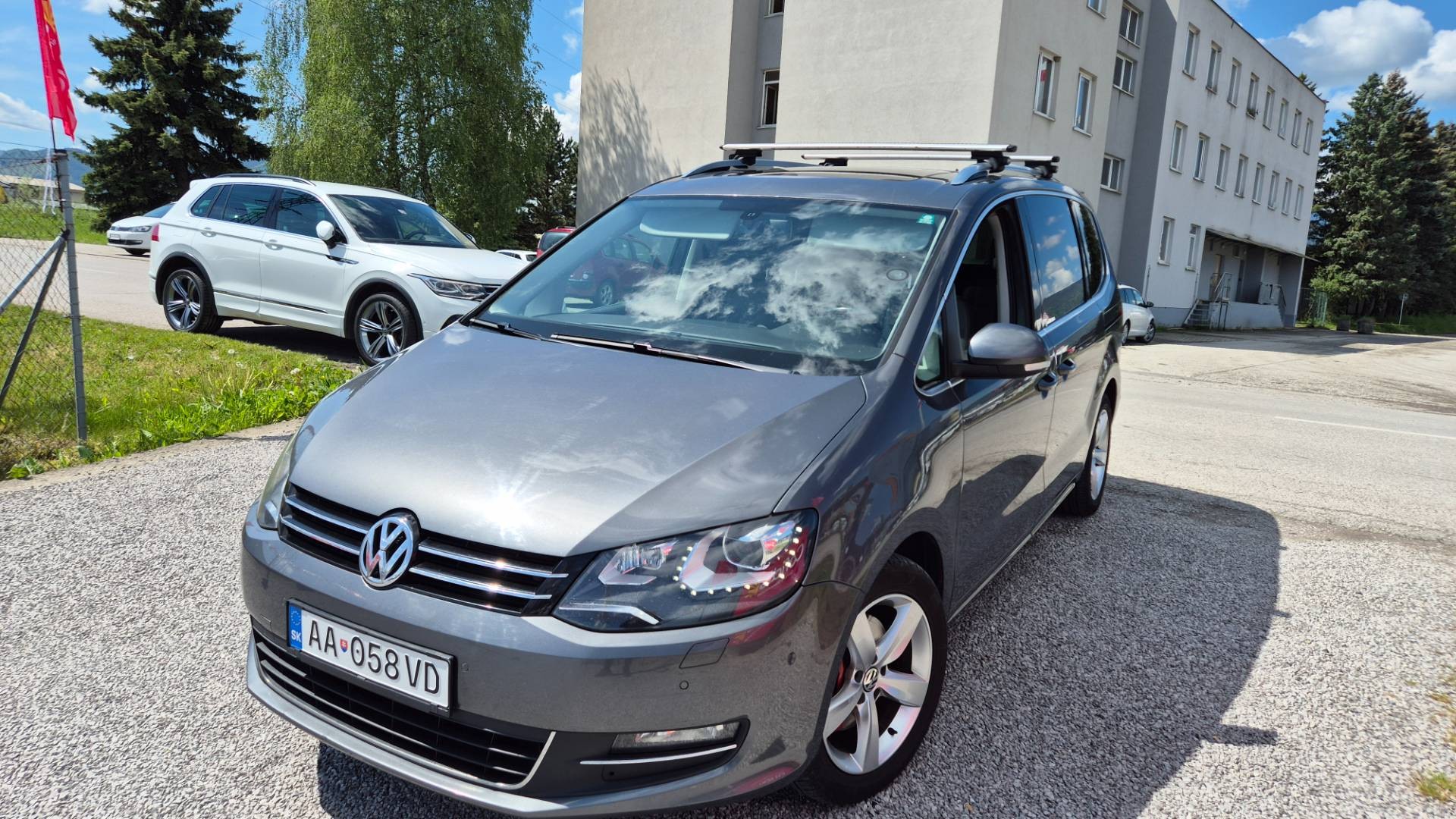 Volkswagen Sharan 2.0 TDI BMT 170k Highline DSG – Obrázok 2