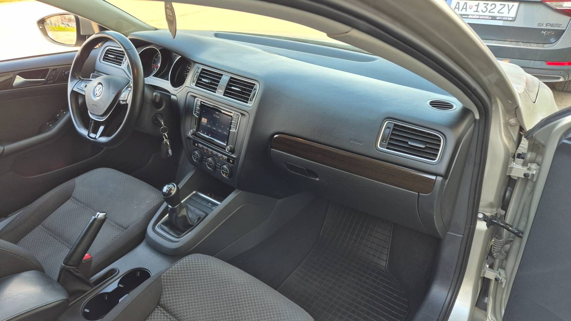 Volkswagen Jetta 1.2 TSI Comfortline – Obrázok 24