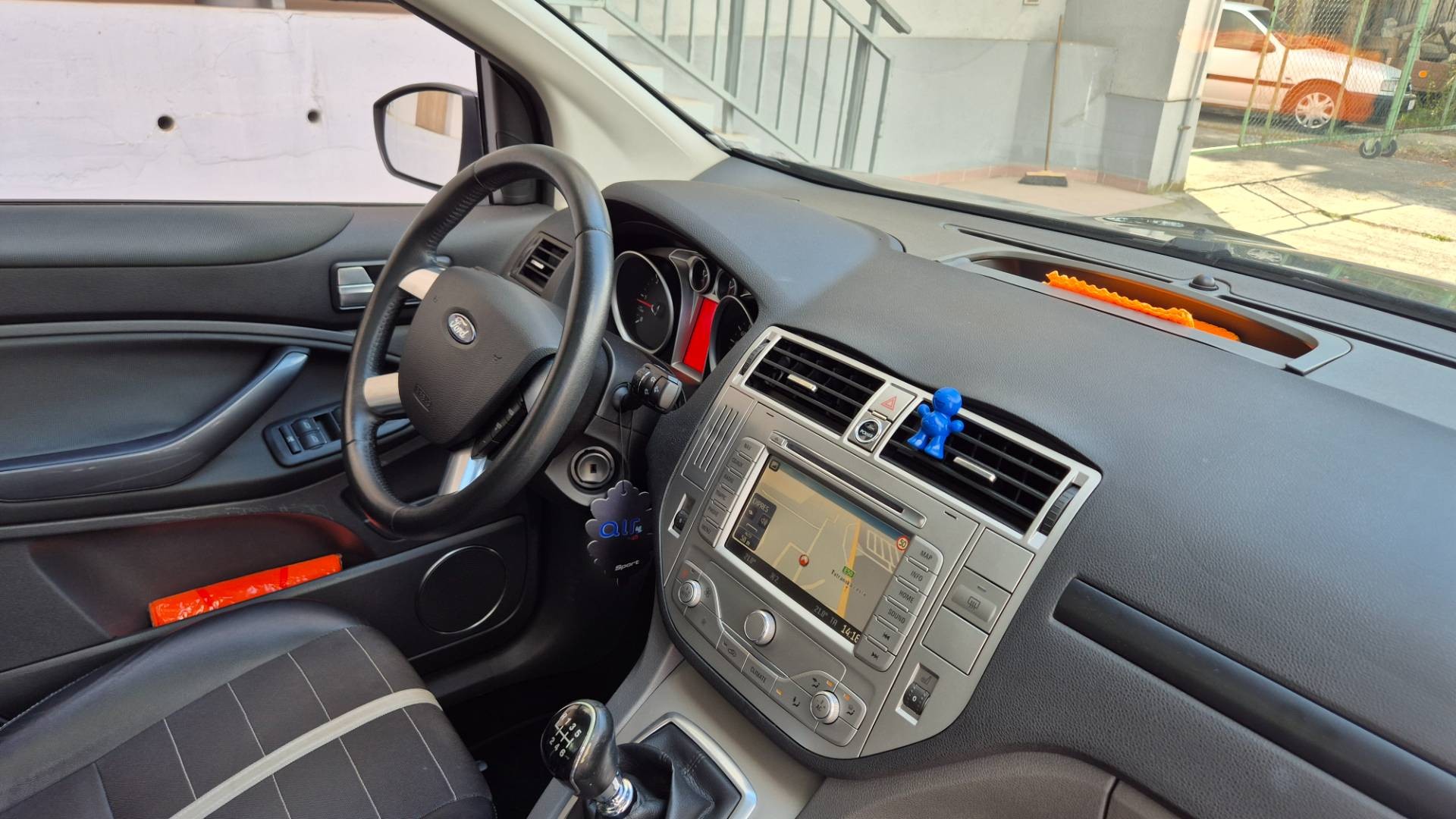 Ford Kuga 2.0 TDCi DPF Titanium 2WD – Obrázok 35