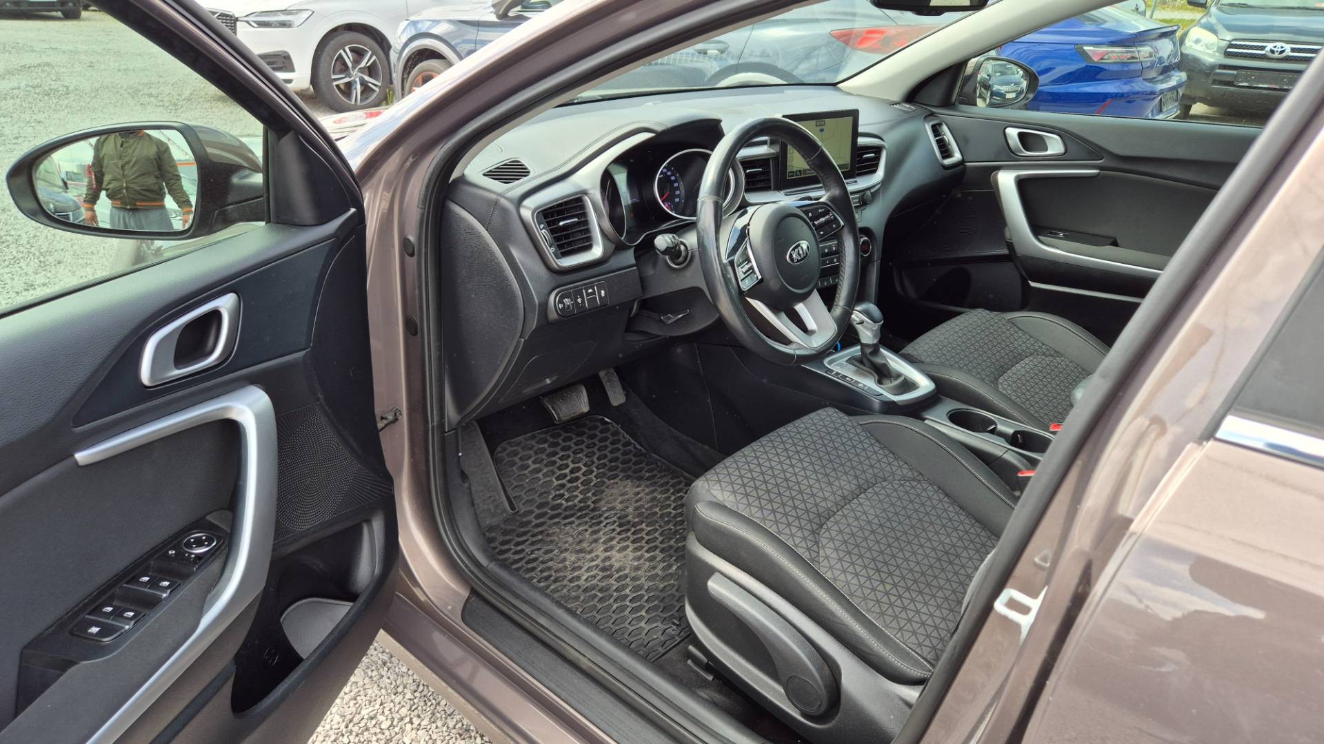 Kia Ceed SW 1.6 CRDi 136k Gold A/T – Obrázok 24