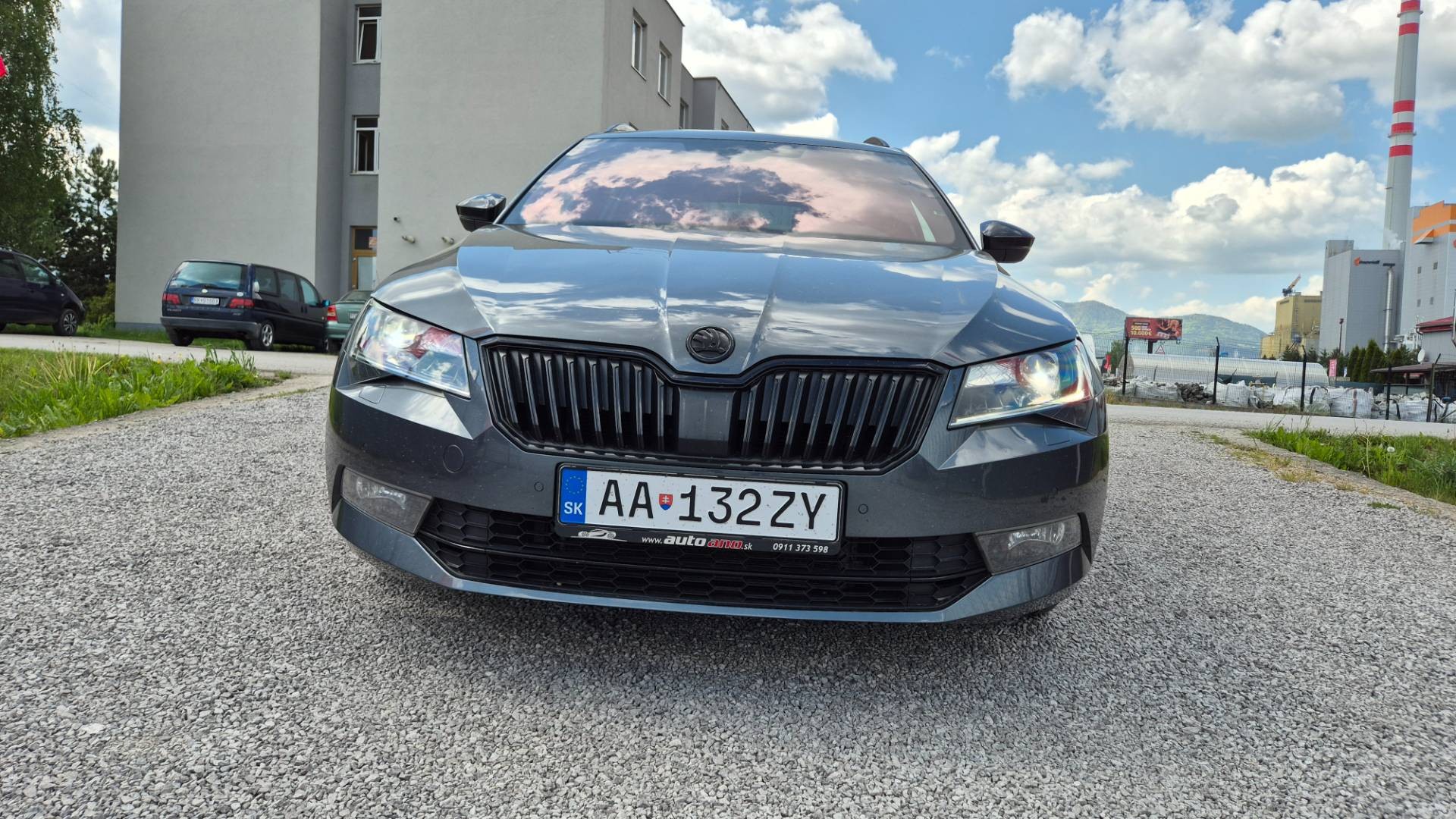 Škoda Superb Combi 2.0 TDI SCR Sportline 4x4 DSG – Obrázok 9