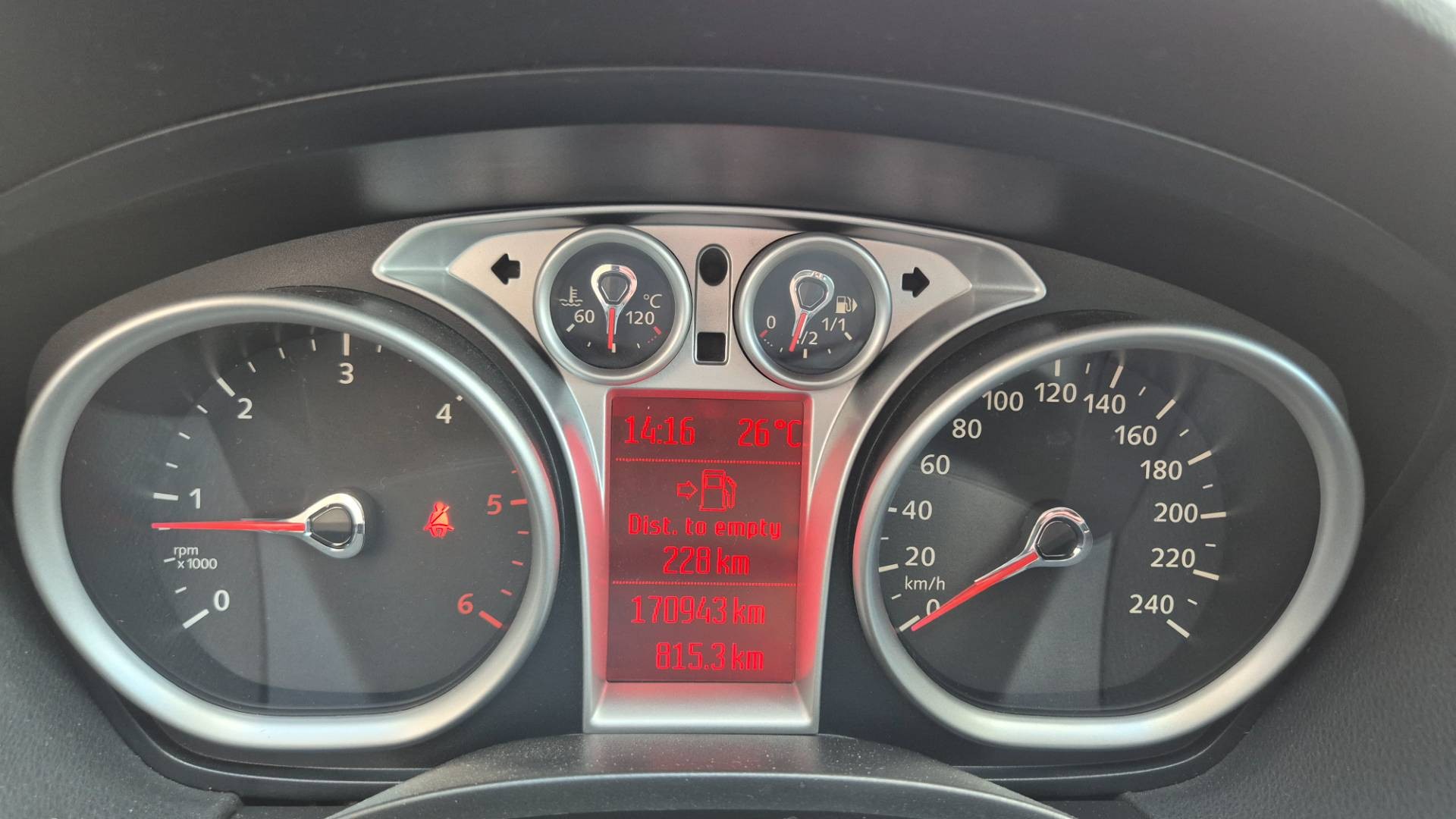 Ford Kuga 2.0 TDCi DPF Titanium 2WD – Obrázok 38