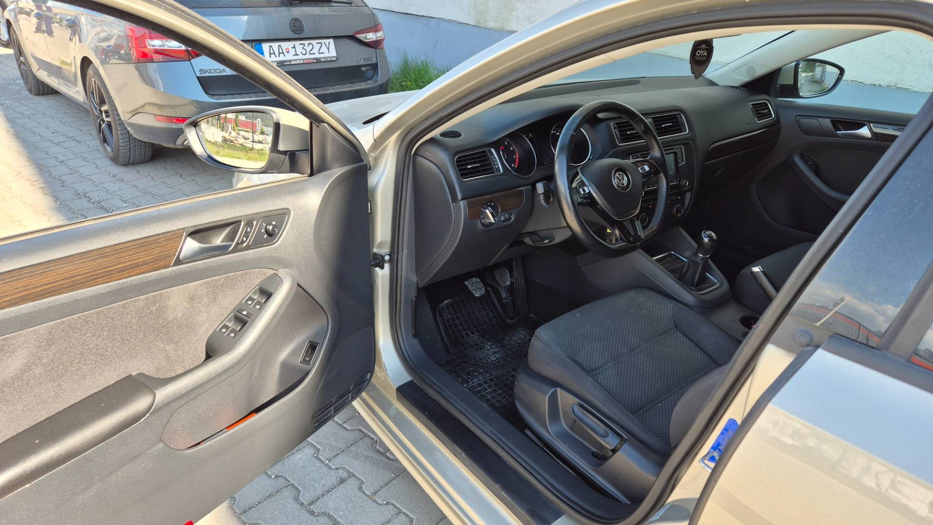 Volkswagen Jetta 1.2 TSI Comfortline – Obrázok 20