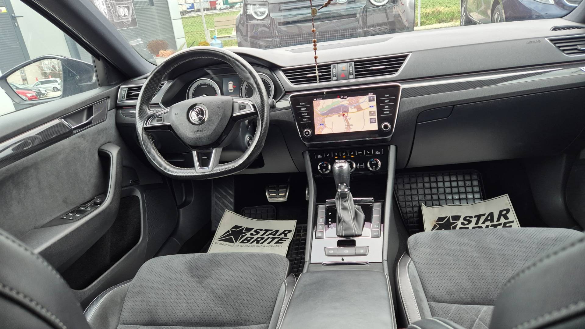 Škoda Superb Combi 2.0 TDI SCR Sportline 4x4 DSG – Obrázok 26