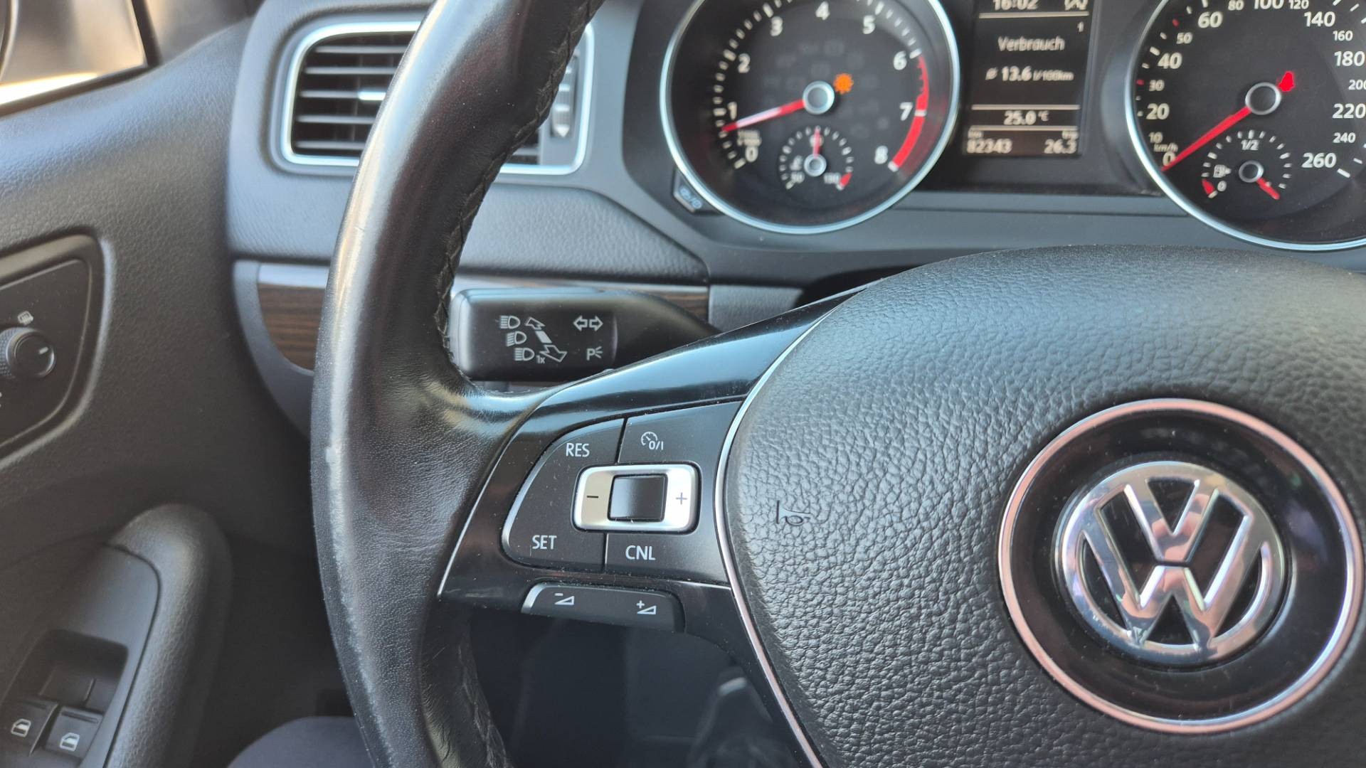 Volkswagen Jetta 1.2 TSI Comfortline – Obrázok 27