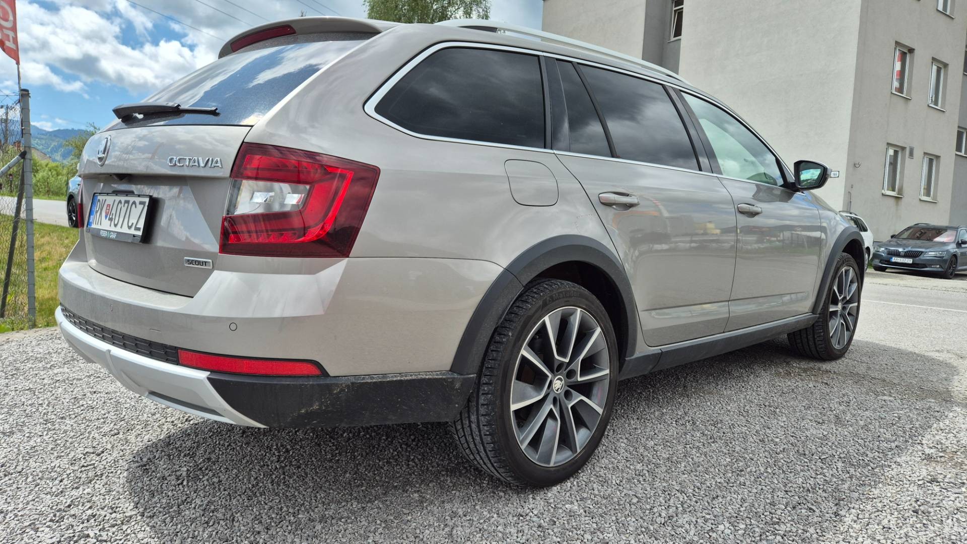 Škoda Octavia Combi 2.0 TDI 184k Scout DSG 4x4 – Obrázok 4