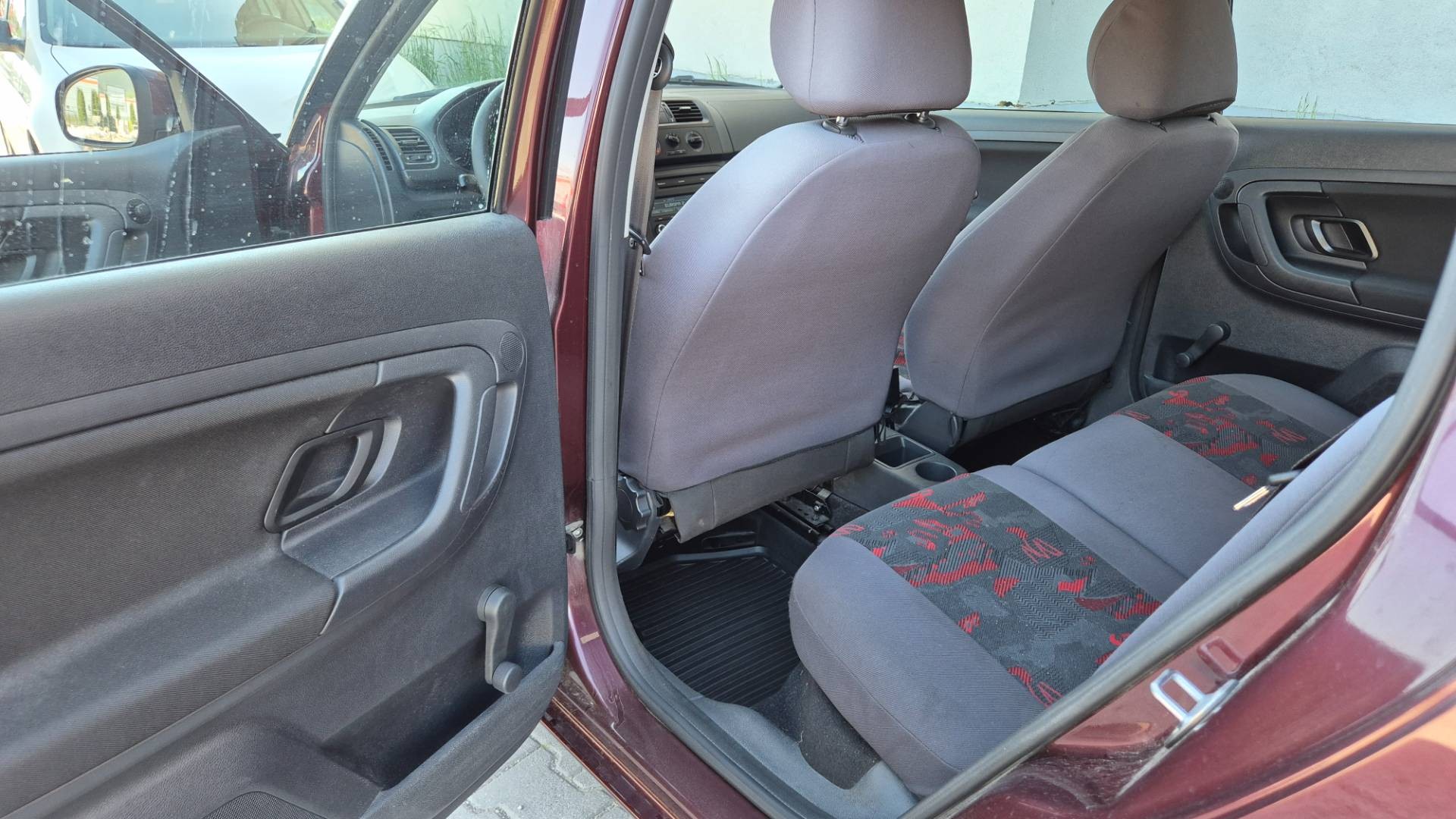 Škoda Fabia 1.2 TSI Ambiente – Obrázok 15