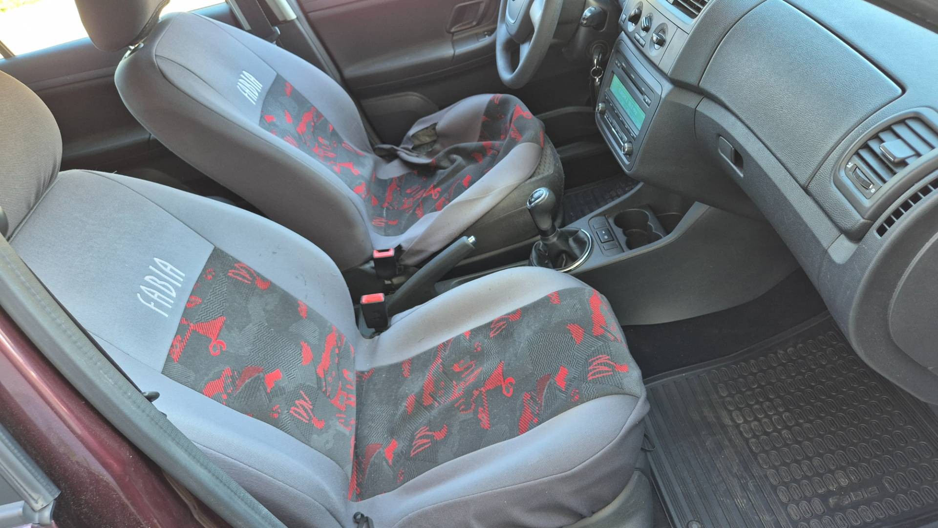 Škoda Fabia 1.2 TSI Ambiente – Obrázok 23