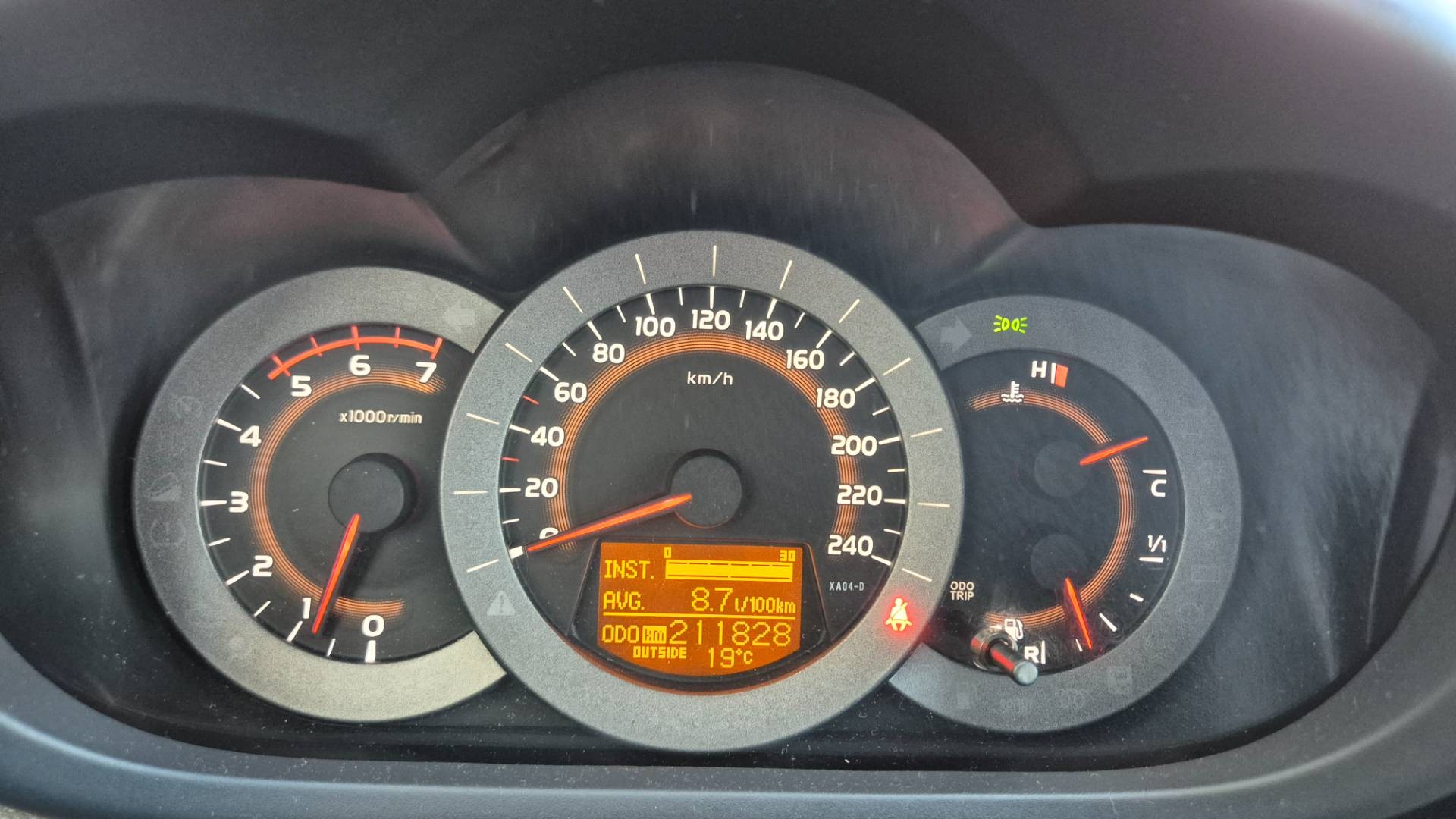 Toyota RAV4 2.2l D-4D 150 Lux – Obrázok 36